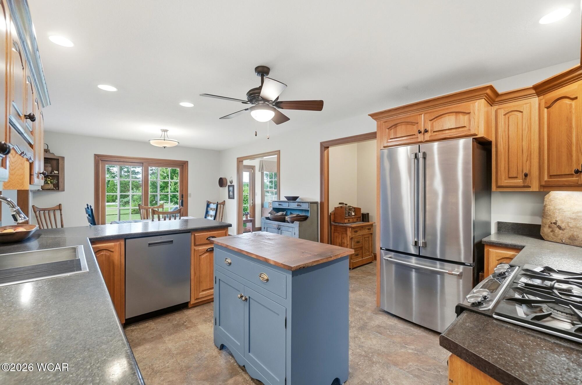 656 Gardenview Circle, Lima, Ohio
