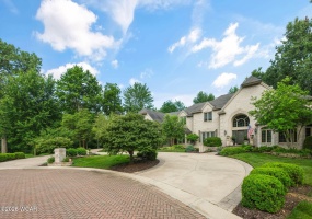 4 Hunters Gate Drive, Findlay, Ohio, 6 Bedrooms Bedrooms, ,3 BathroomsBathrooms,Residential,For Sale,Hunters Gate,310720