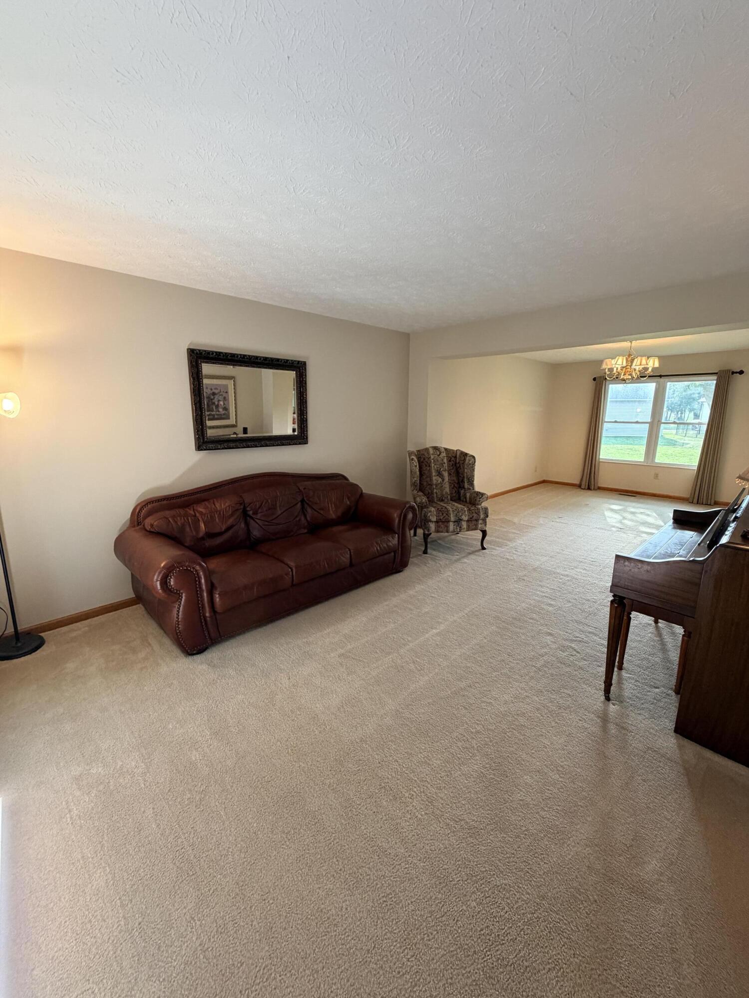 554 Woodbury, Troy, Ohio 45373