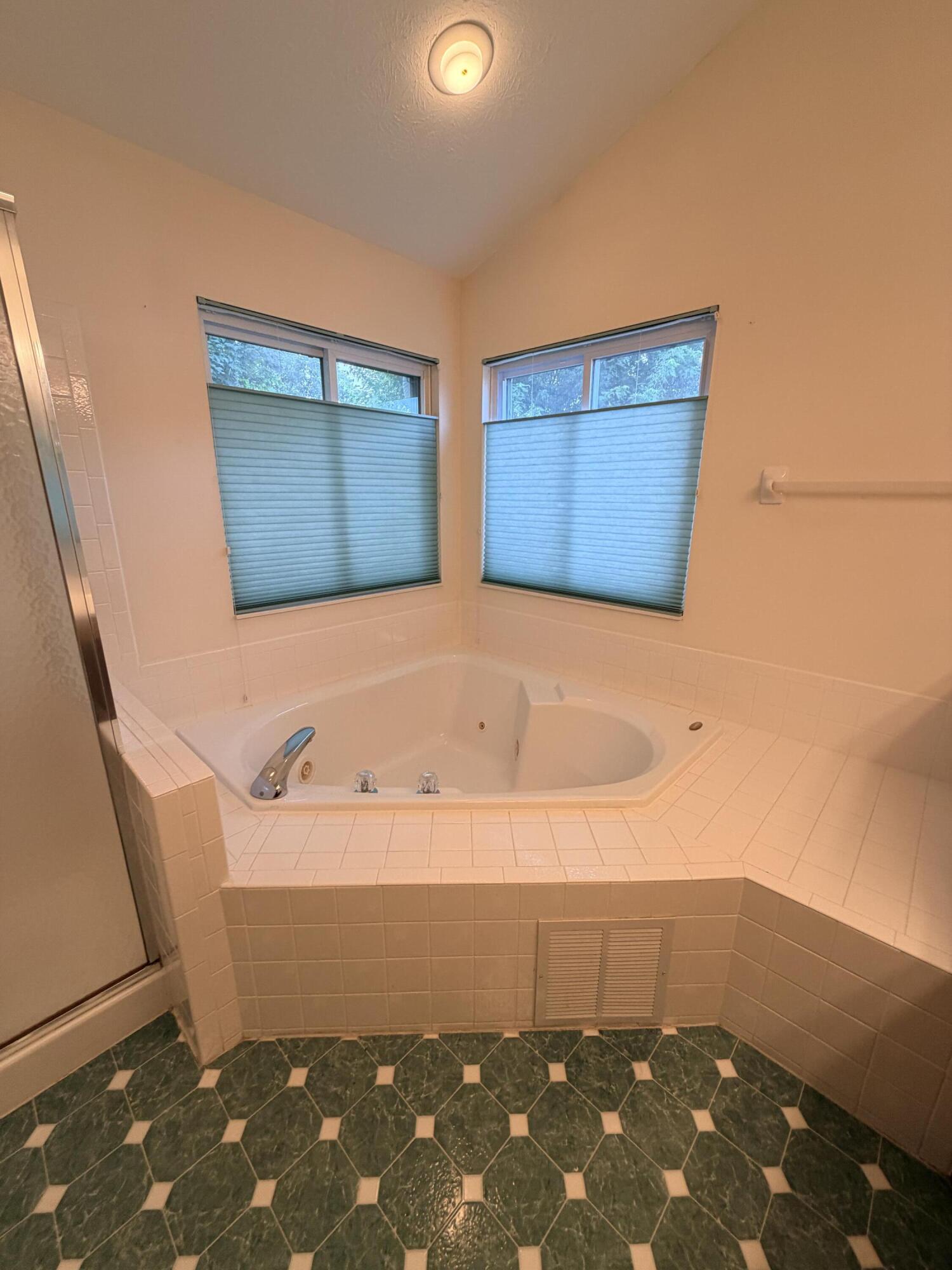 554 Woodbury, Troy, Ohio 45373
