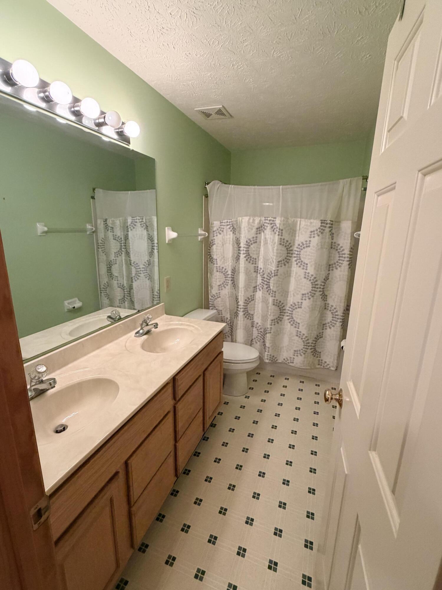 554 Woodbury, Troy, Ohio 45373