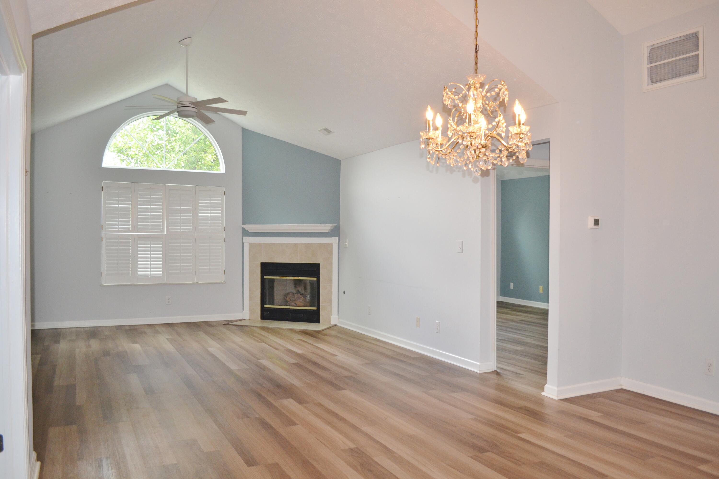 2647 Prestwick Village, Springfield, Ohio 45503