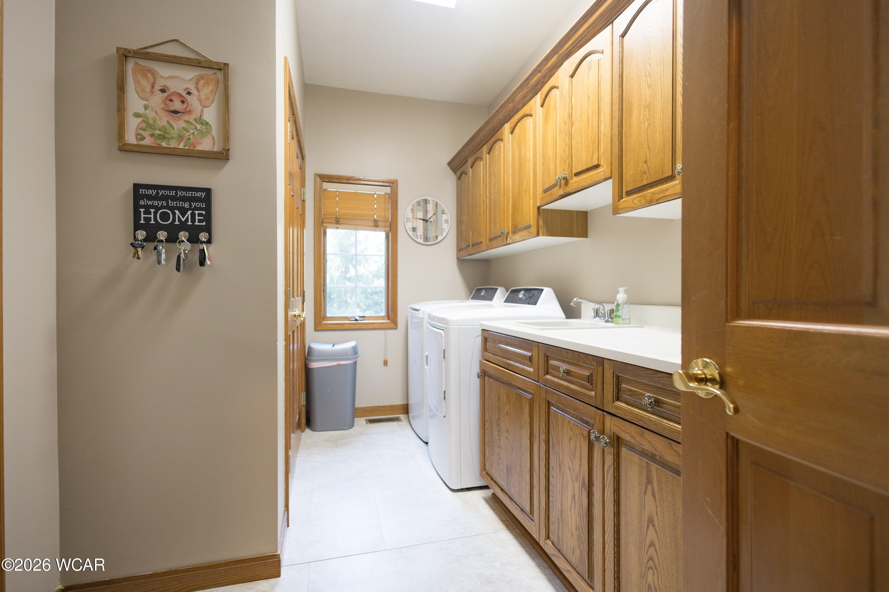 2924 AMANDA LAKES DR., Lima, Ohio