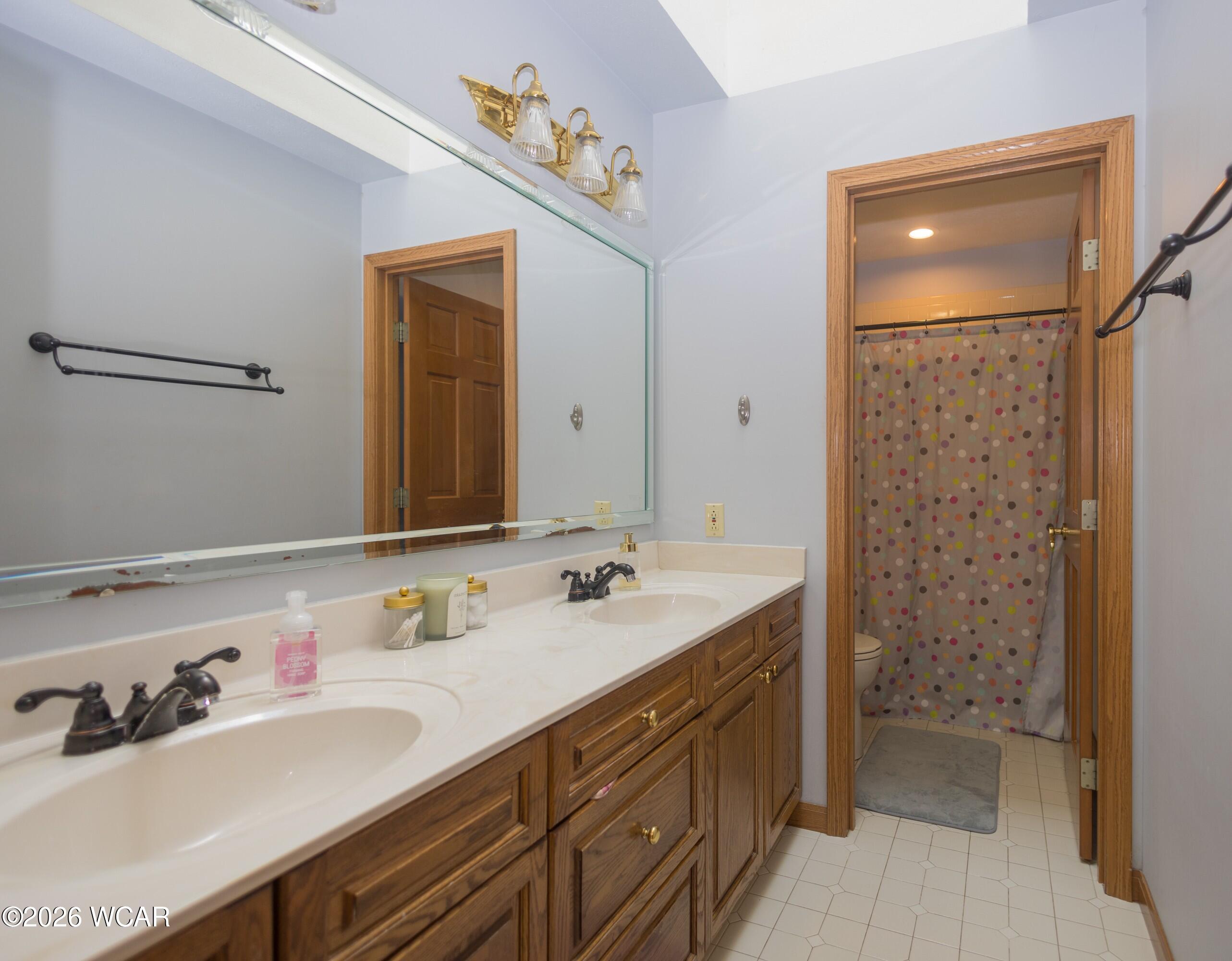 2924 AMANDA LAKES DR., Lima, Ohio