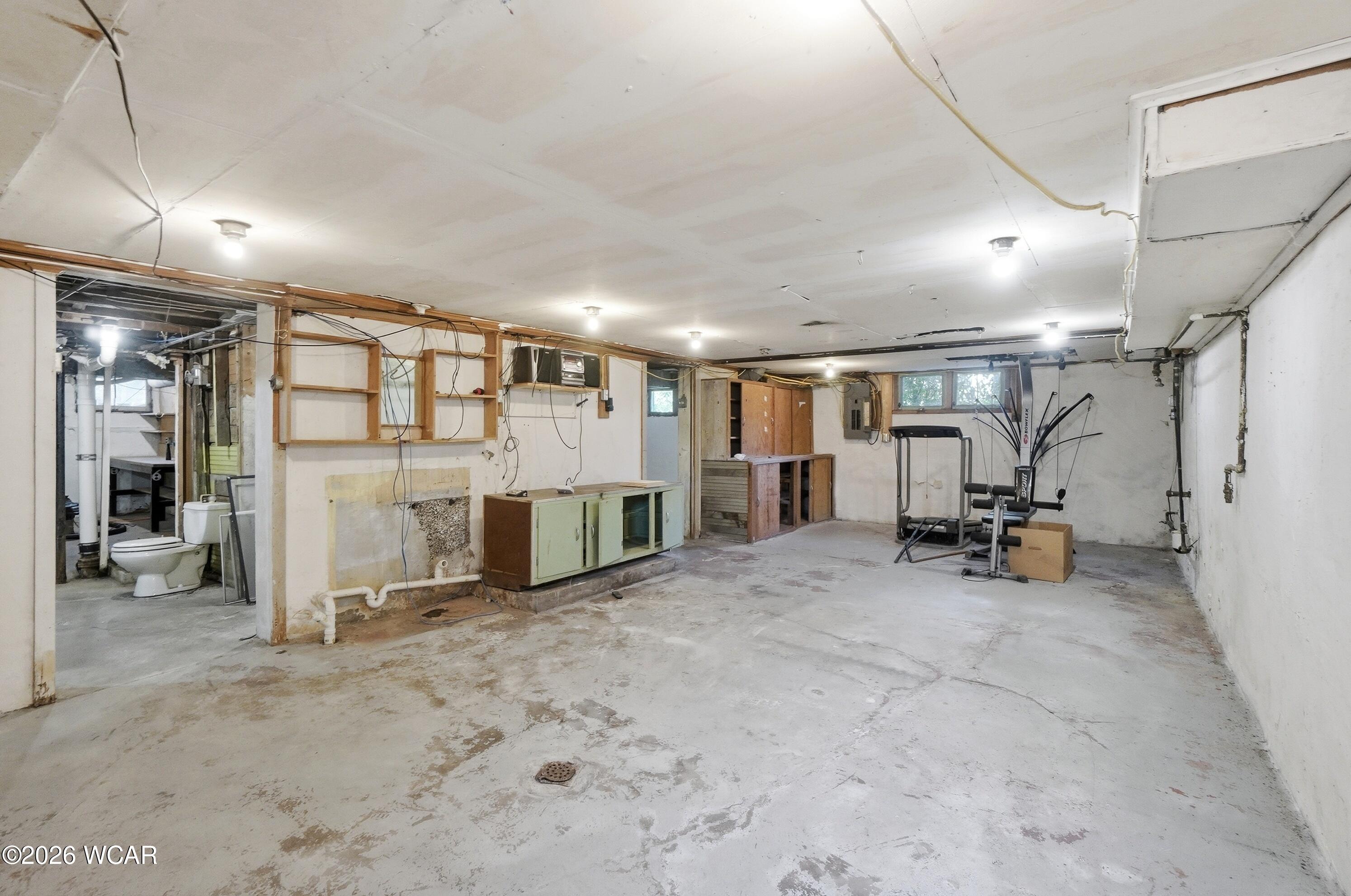 1327 Lakewood Avenue, Lima, Ohio