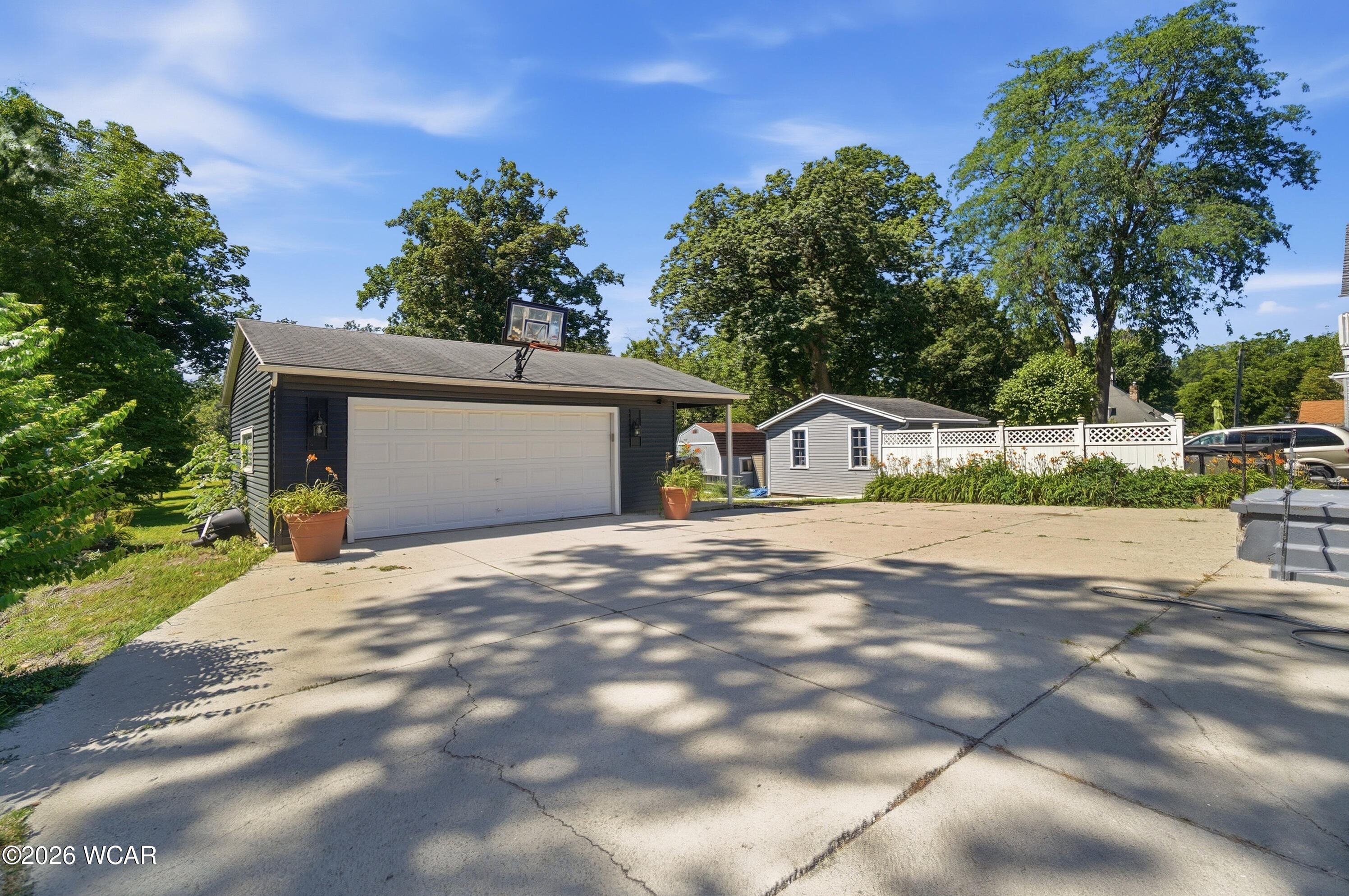 1327 Lakewood Avenue, Lima, Ohio