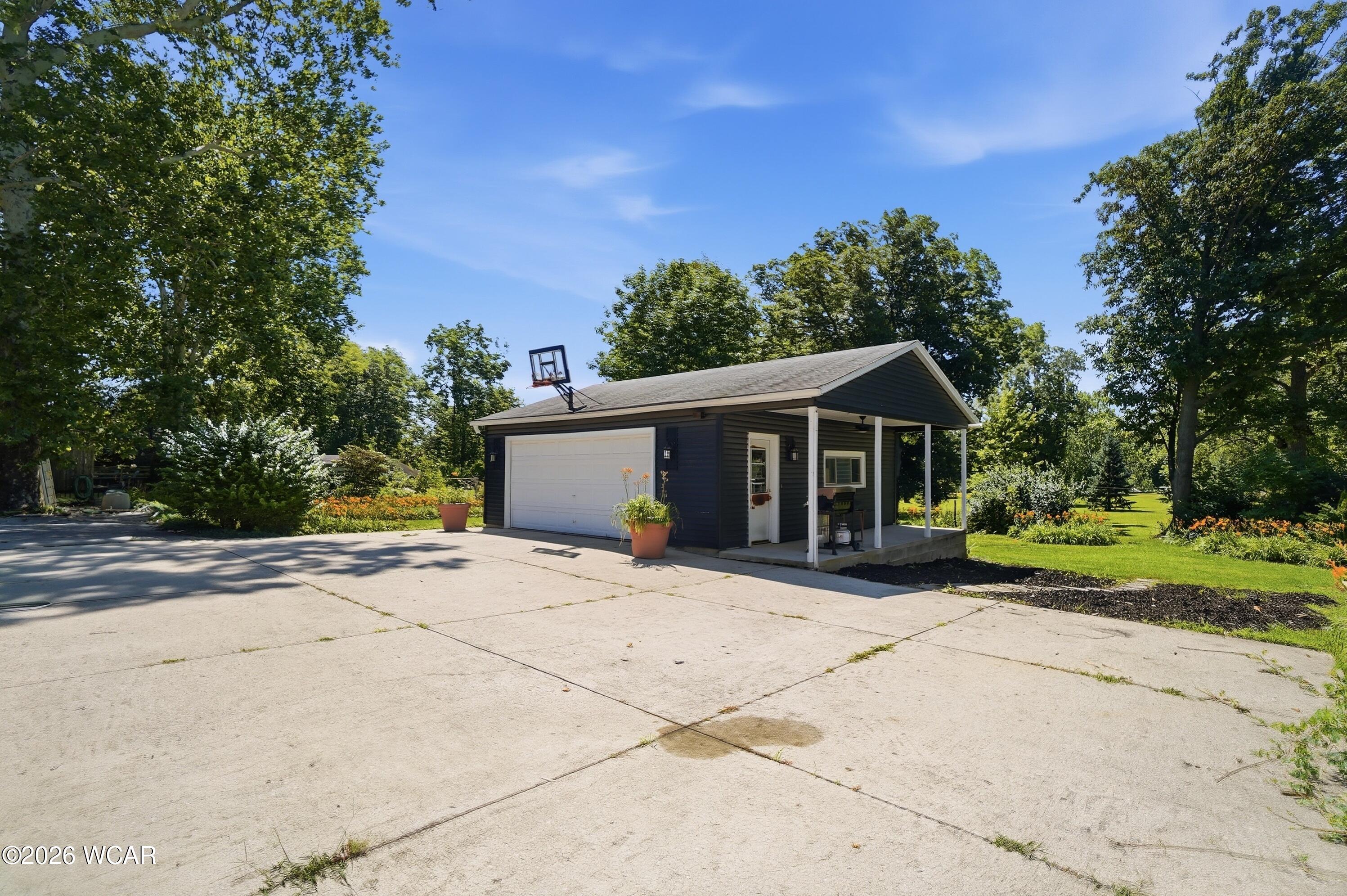 1327 Lakewood Avenue, Lima, Ohio