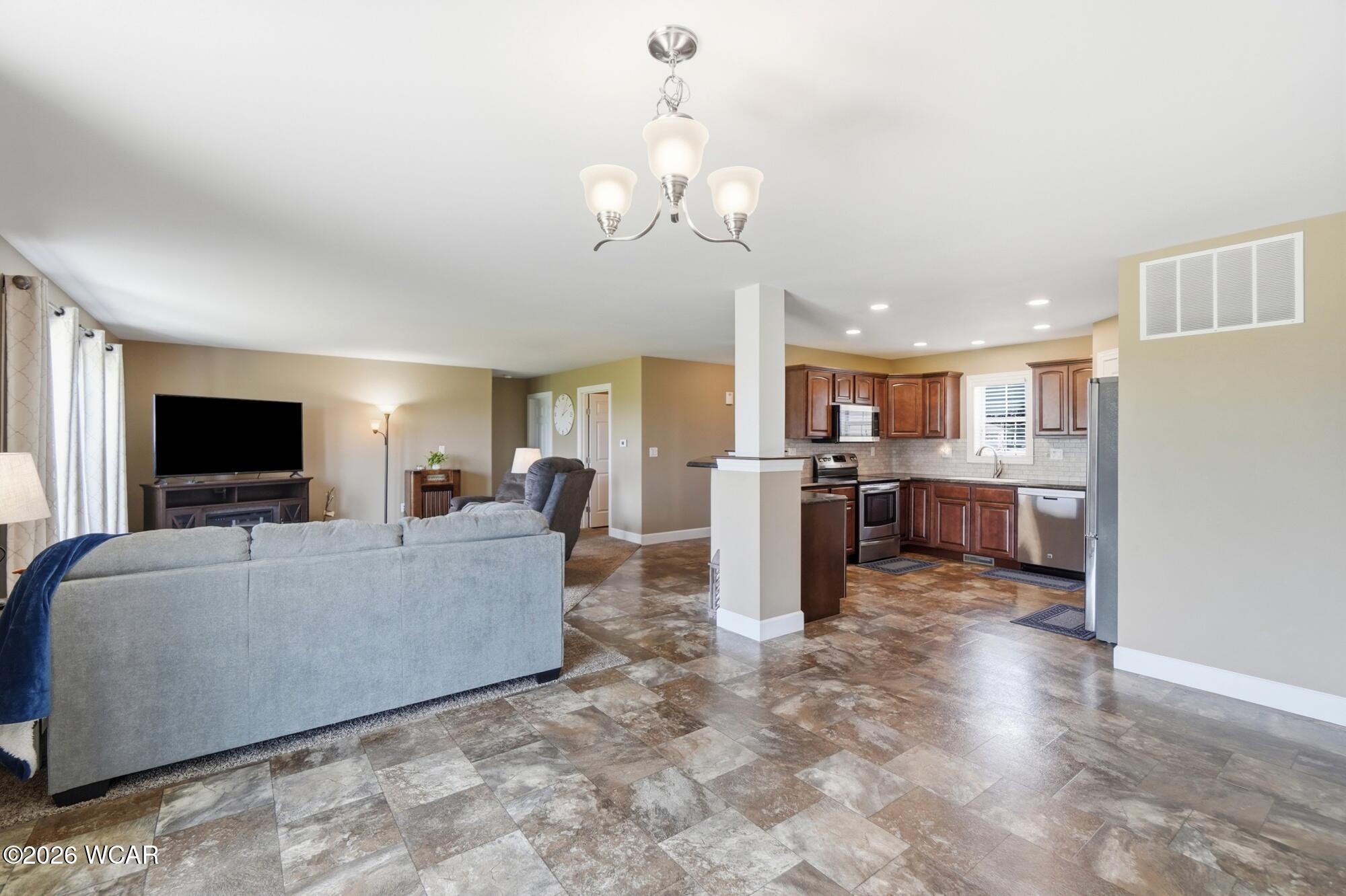 1706 Applejack Drive, Wapakoneta, Ohio