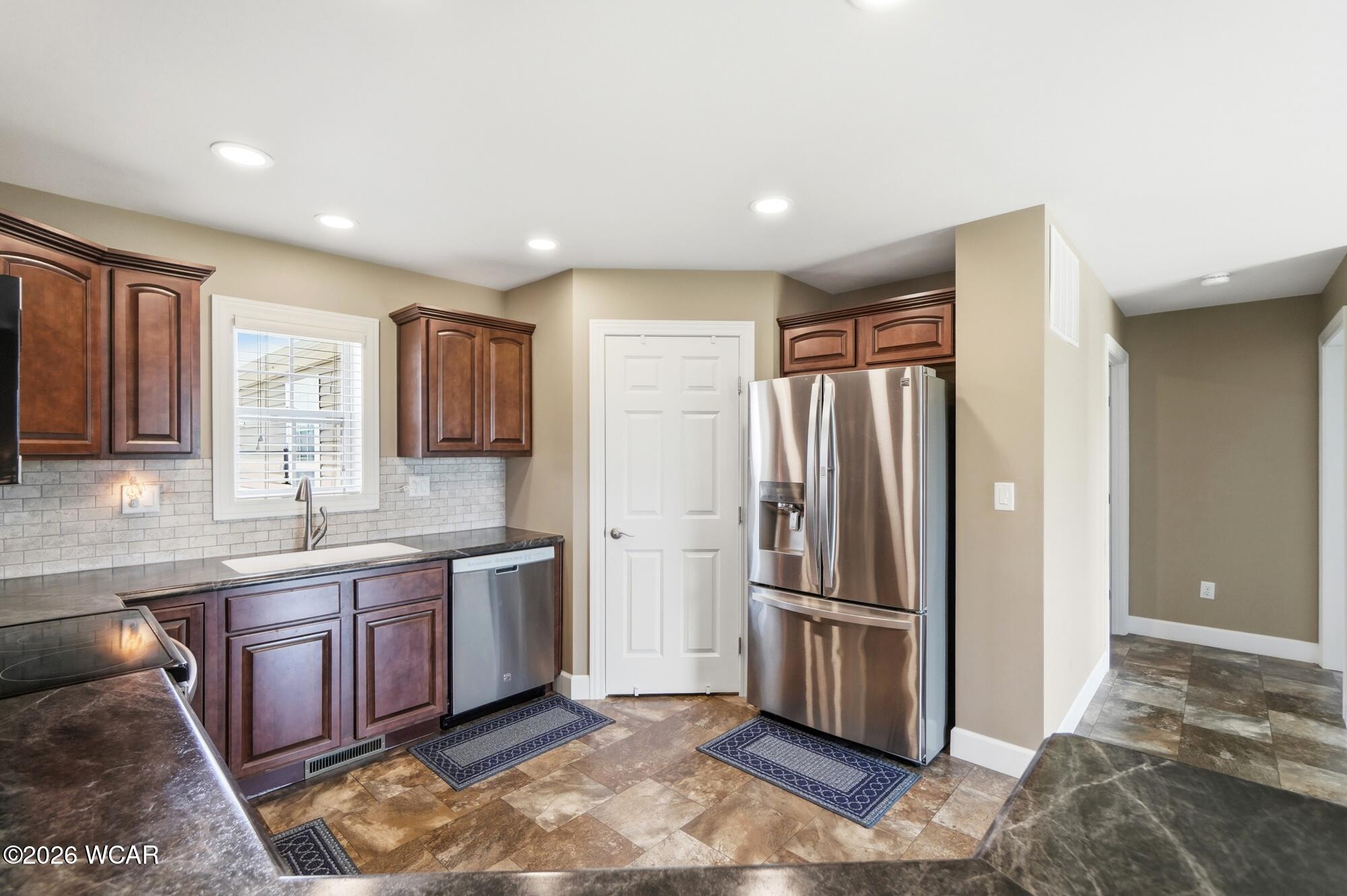 1706 Applejack Drive, Wapakoneta, Ohio