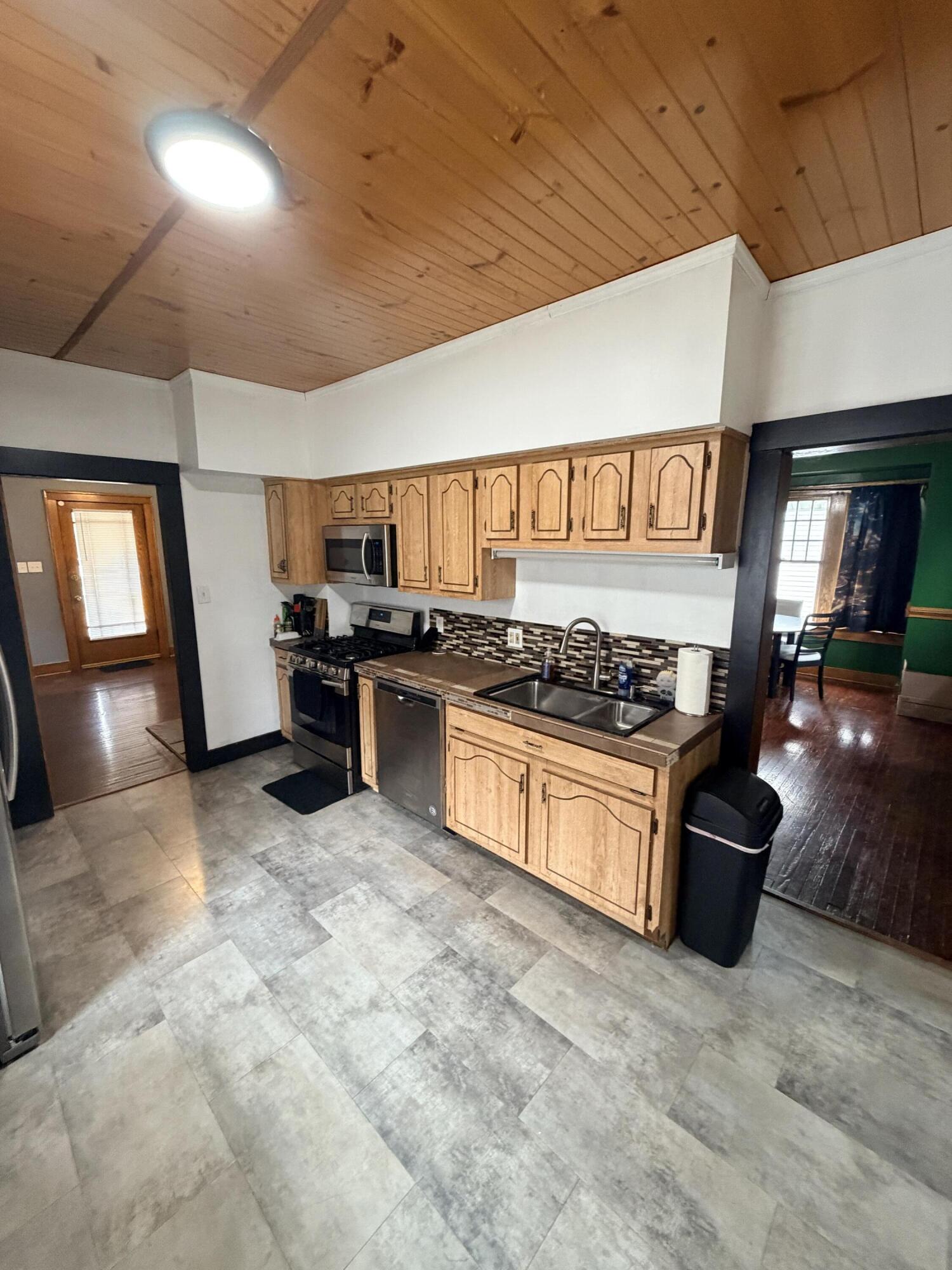 150 Englewood, Springfield, Ohio 45504