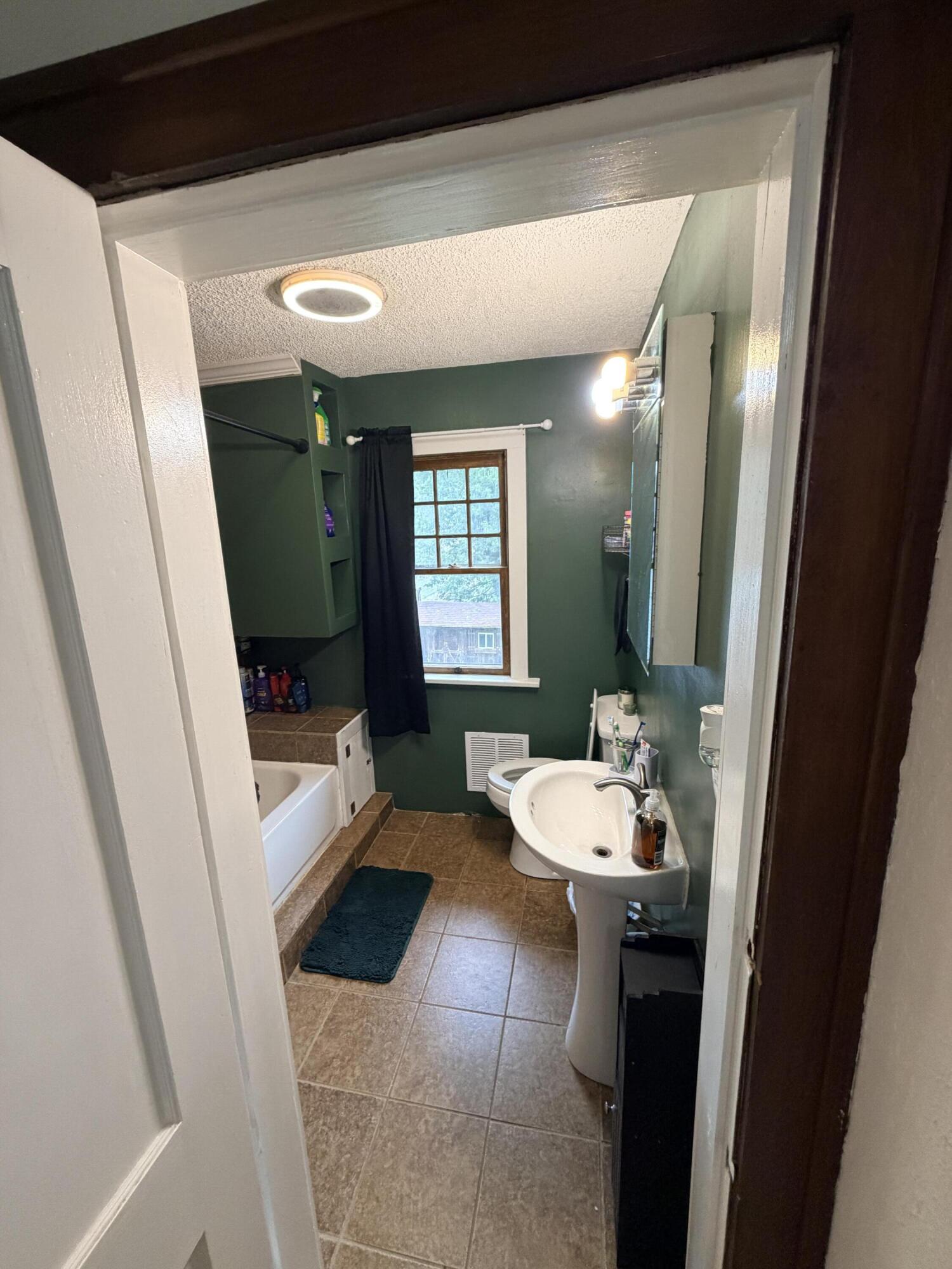 150 Englewood, Springfield, Ohio 45504