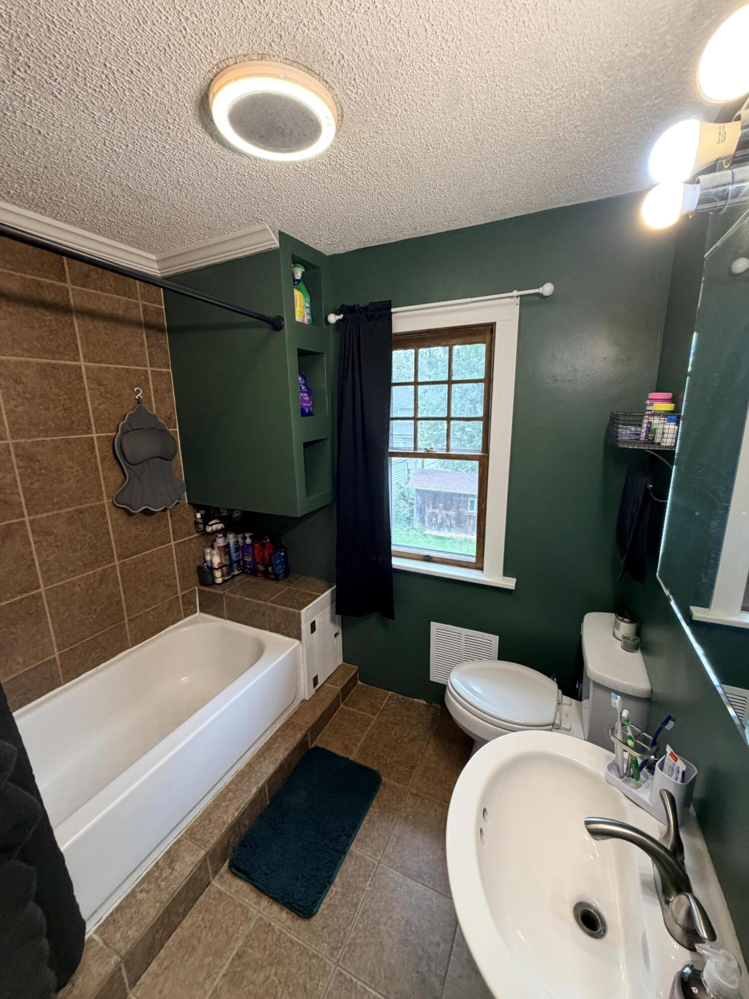 150 Englewood, Springfield, Ohio 45504