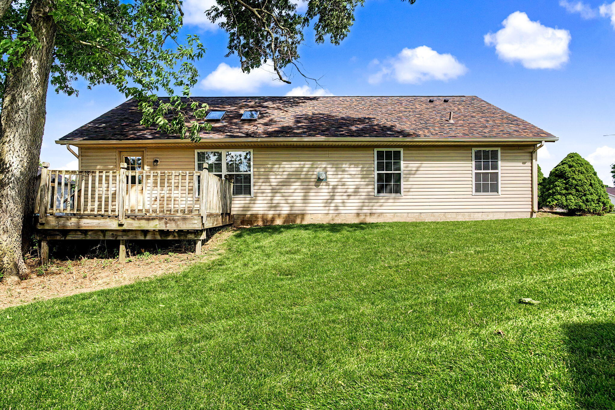 1766 Saratoga, Troy, Ohio 45373