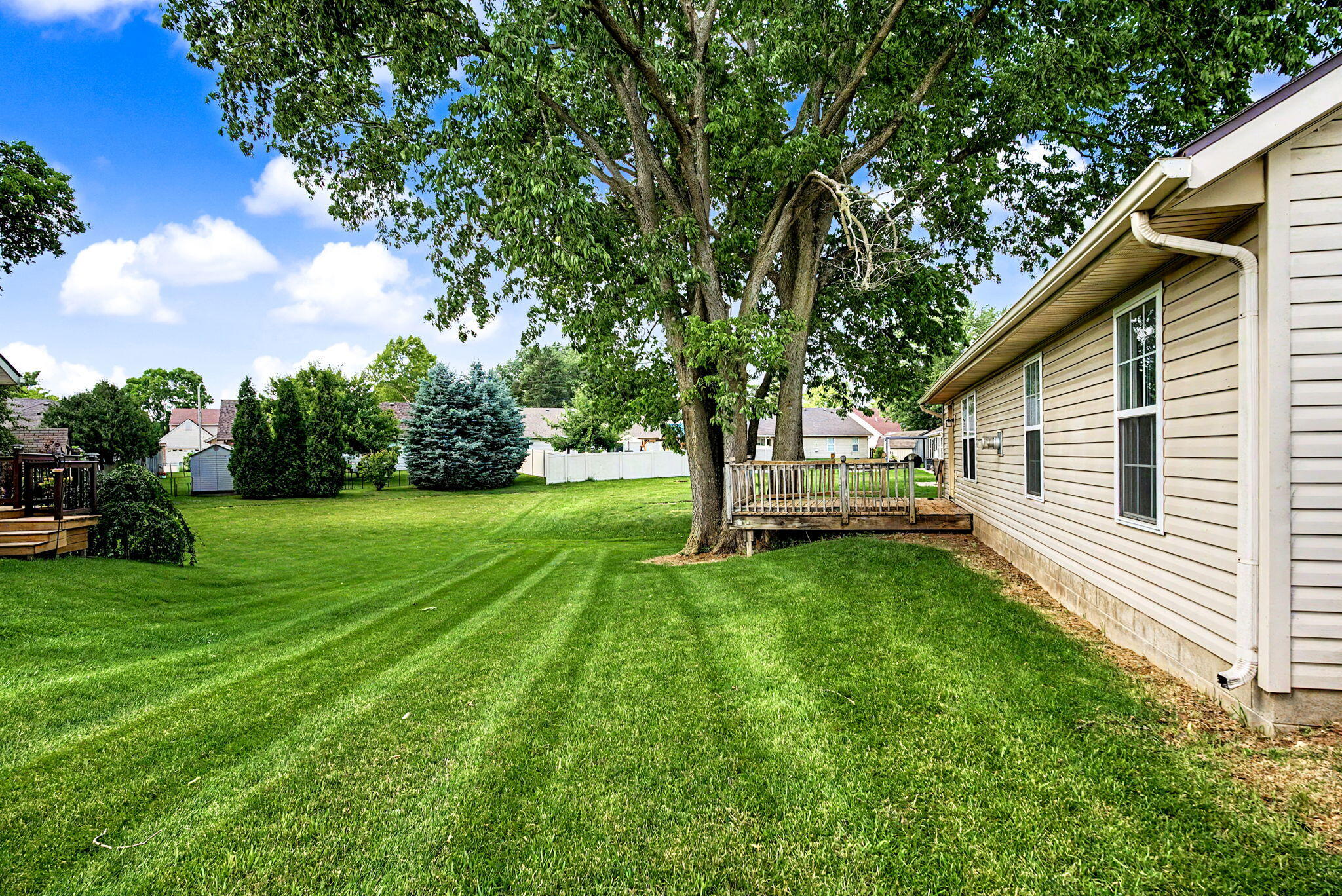 1766 Saratoga, Troy, Ohio 45373