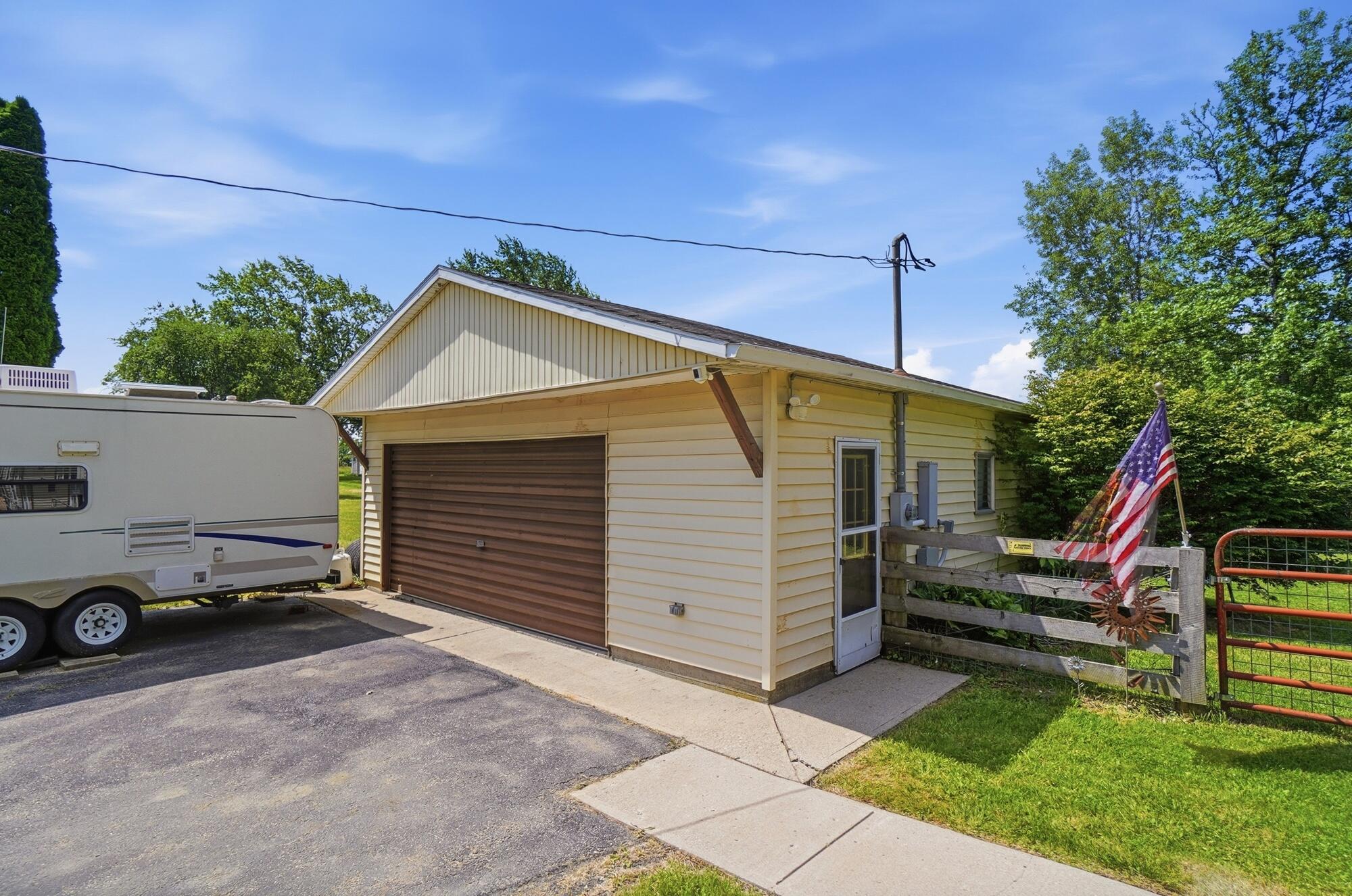 3751 Lundy, London, Ohio 43140