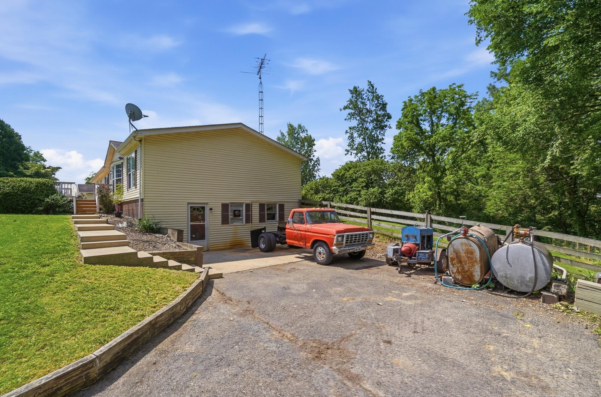 3751 Lundy, London, Ohio 43140