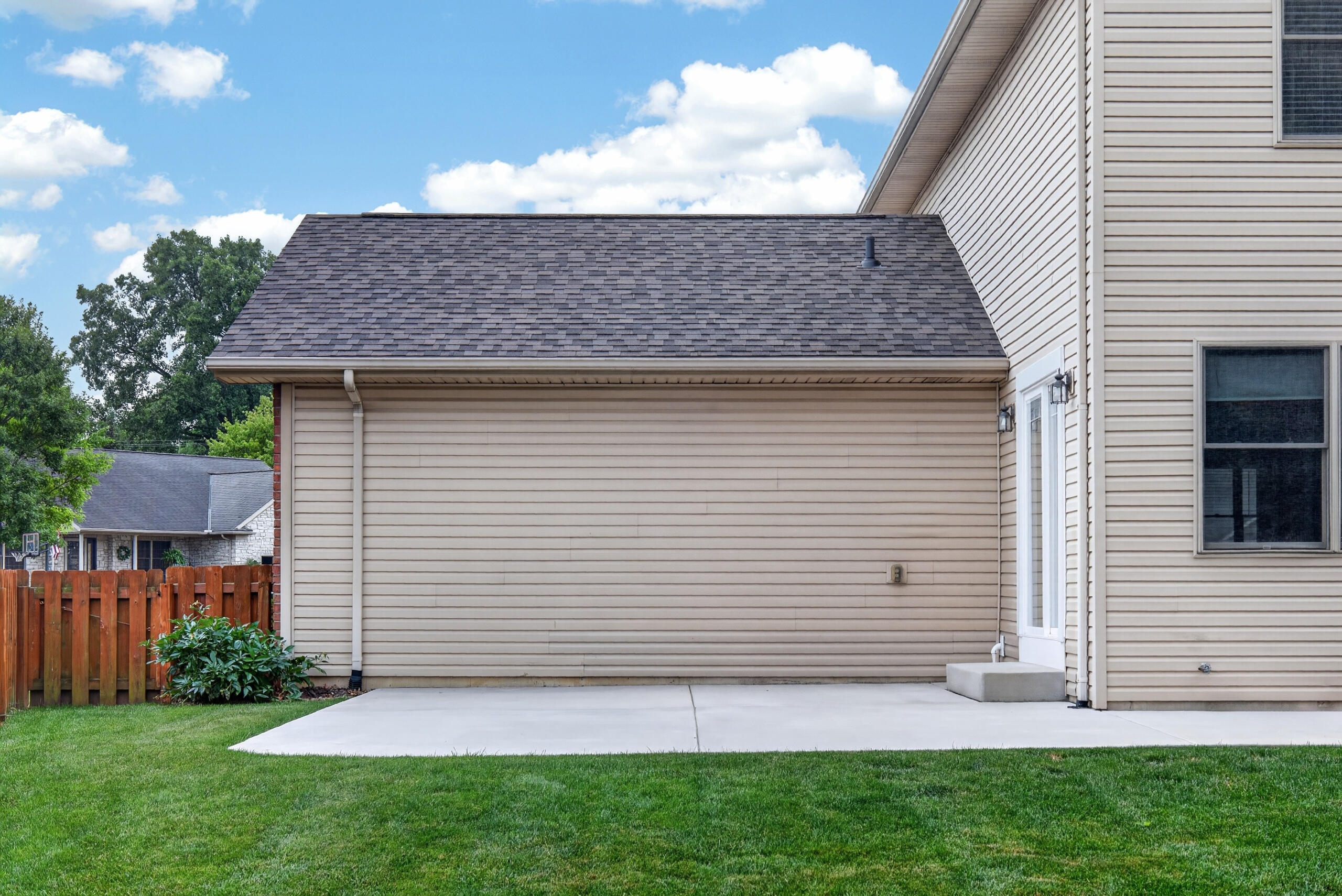 445 Clover Hill, Tipp City, Ohio 45371