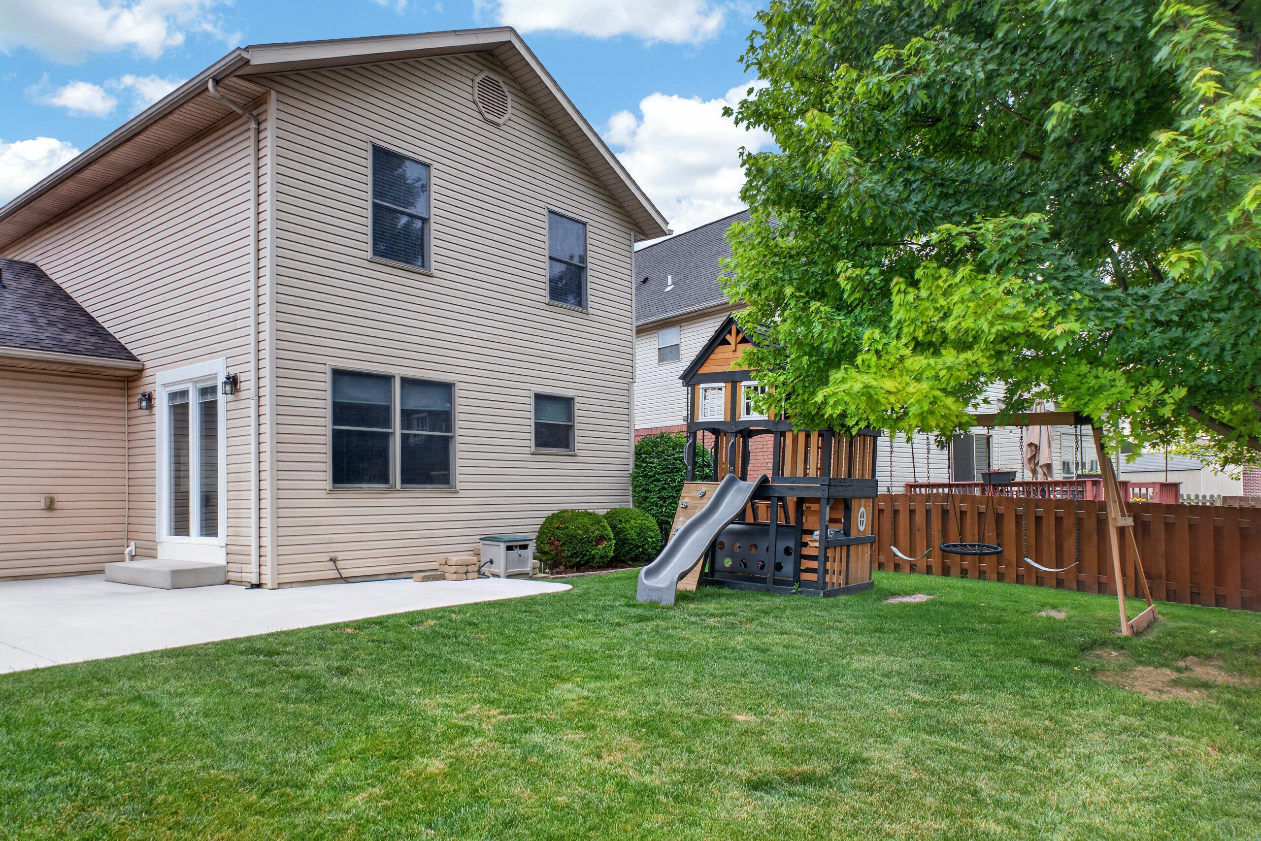 445 Clover Hill, Tipp City, Ohio 45371