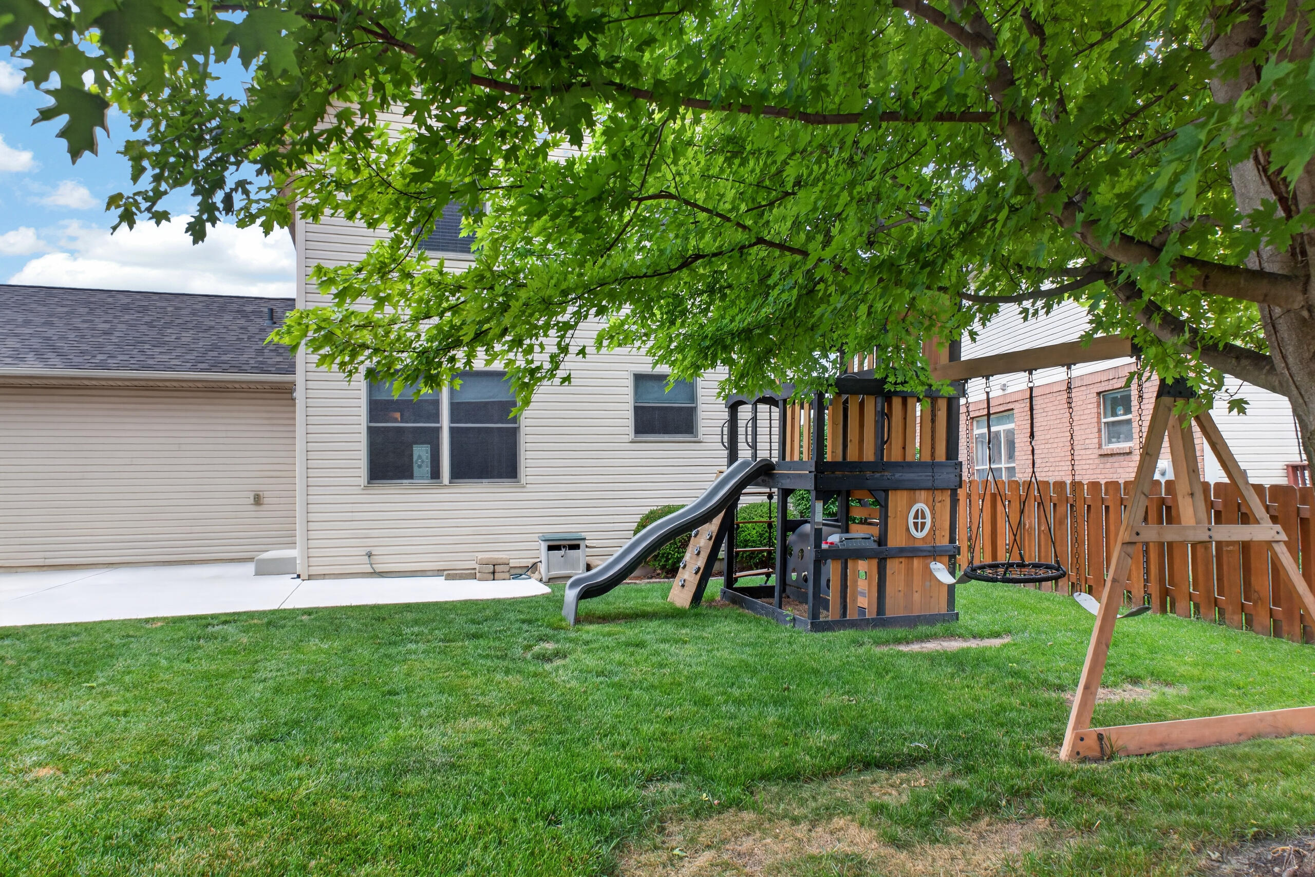 445 Clover Hill, Tipp City, Ohio 45371
