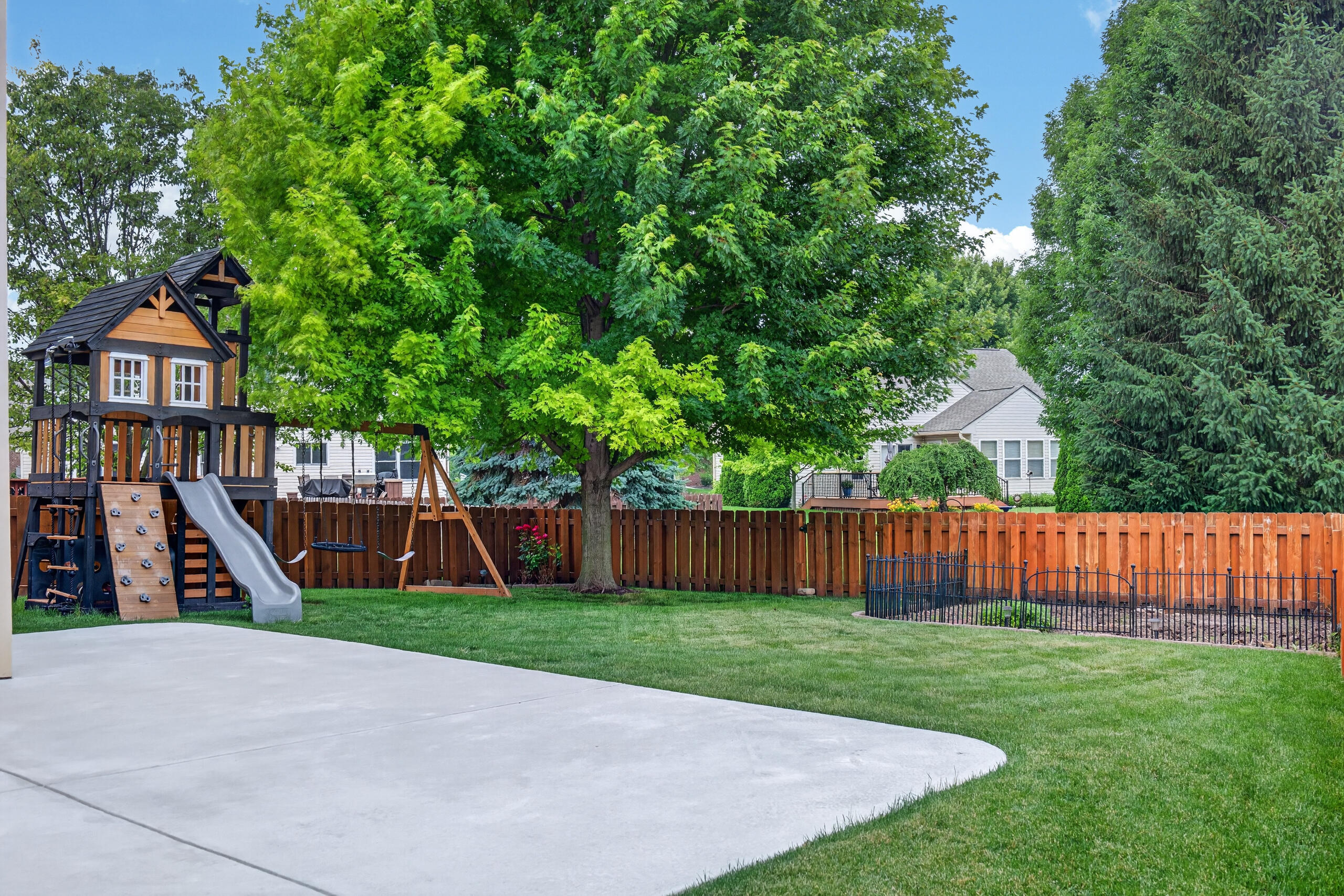 445 Clover Hill, Tipp City, Ohio 45371
