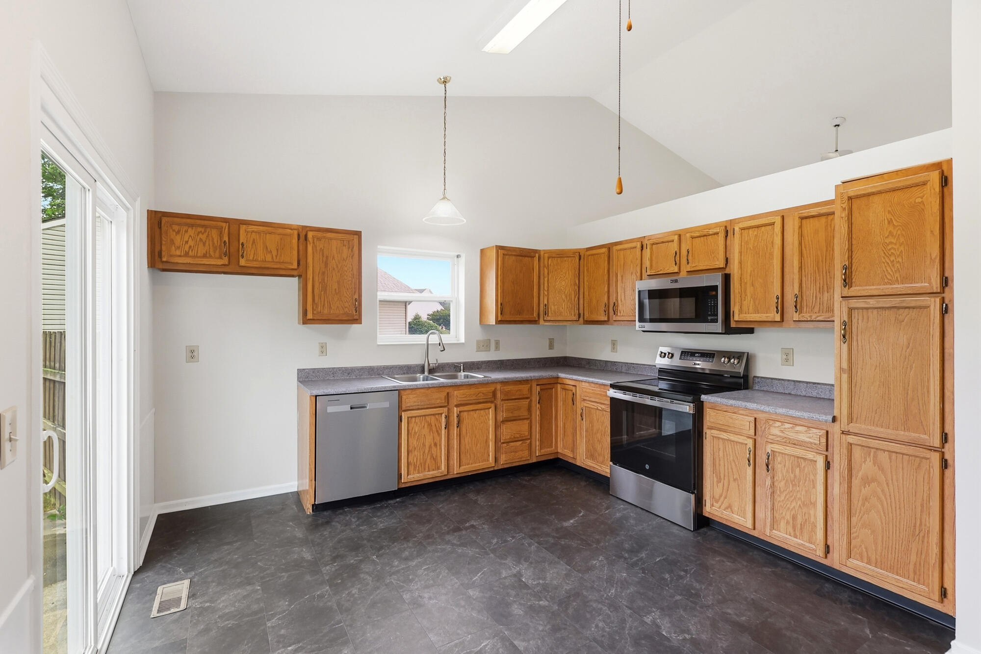 2780 Barnhill, Xenia, Ohio 45385