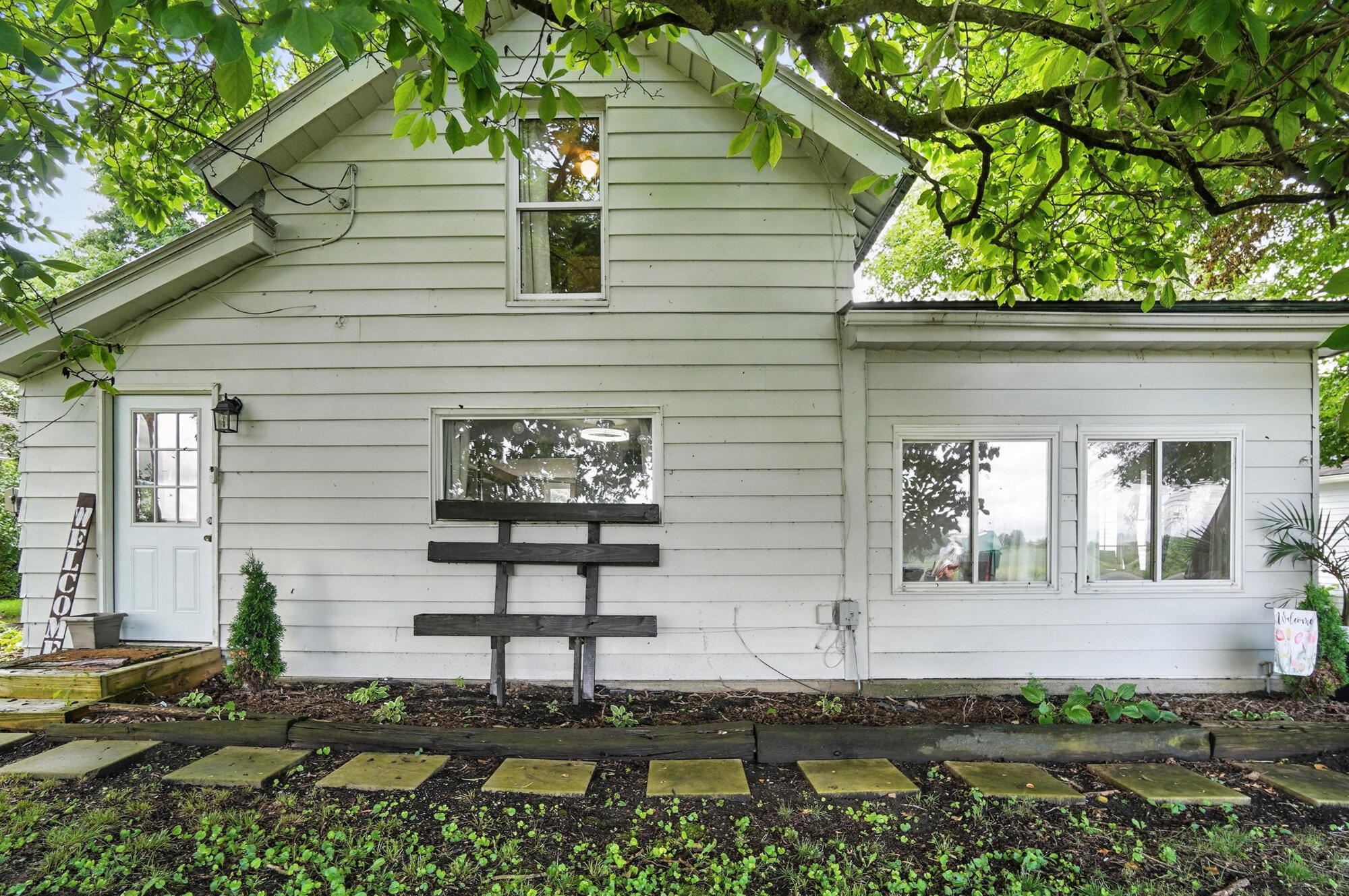 473 County Line, Springfield, Ohio 45502