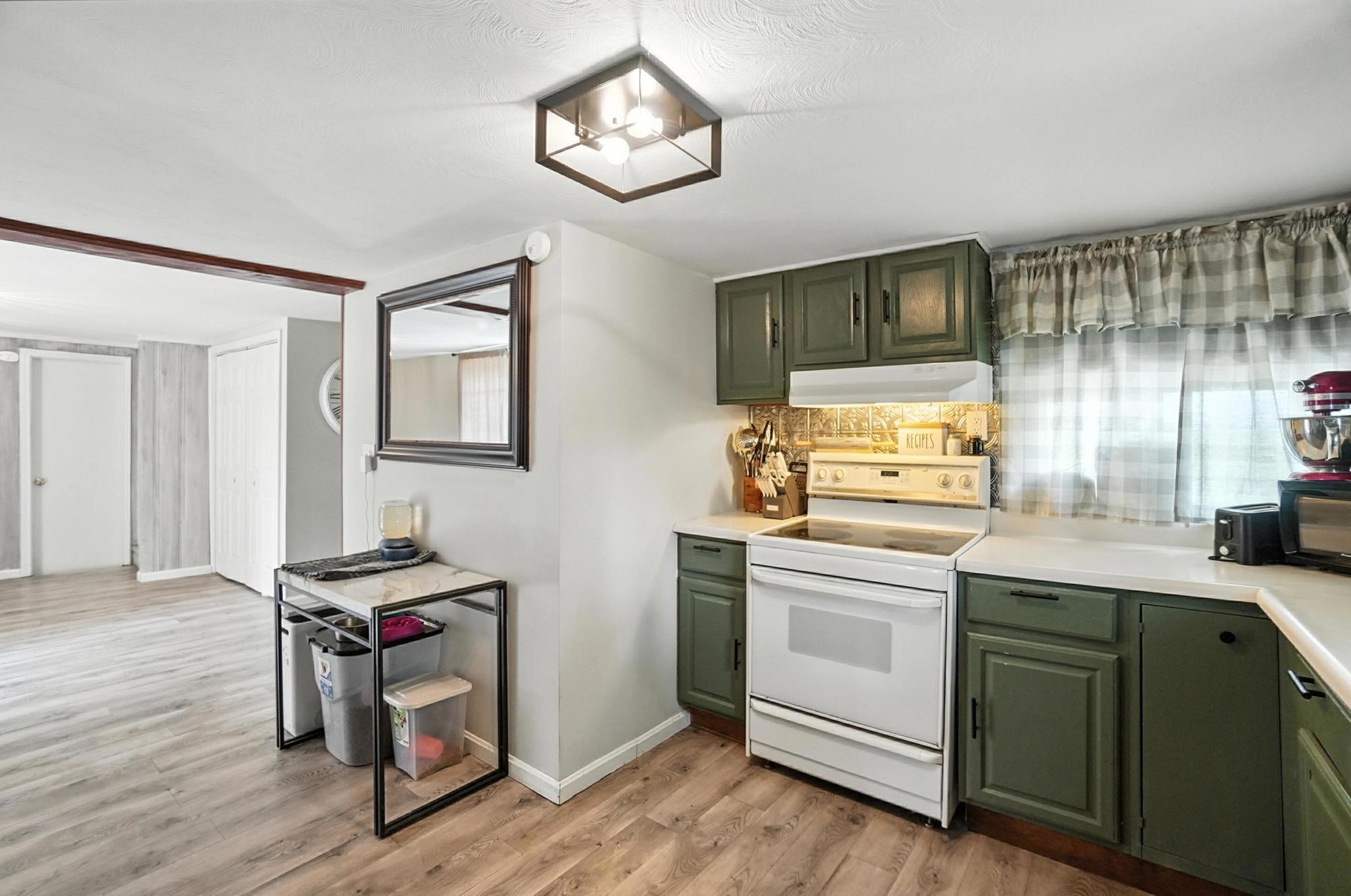 473 County Line, Springfield, Ohio 45502