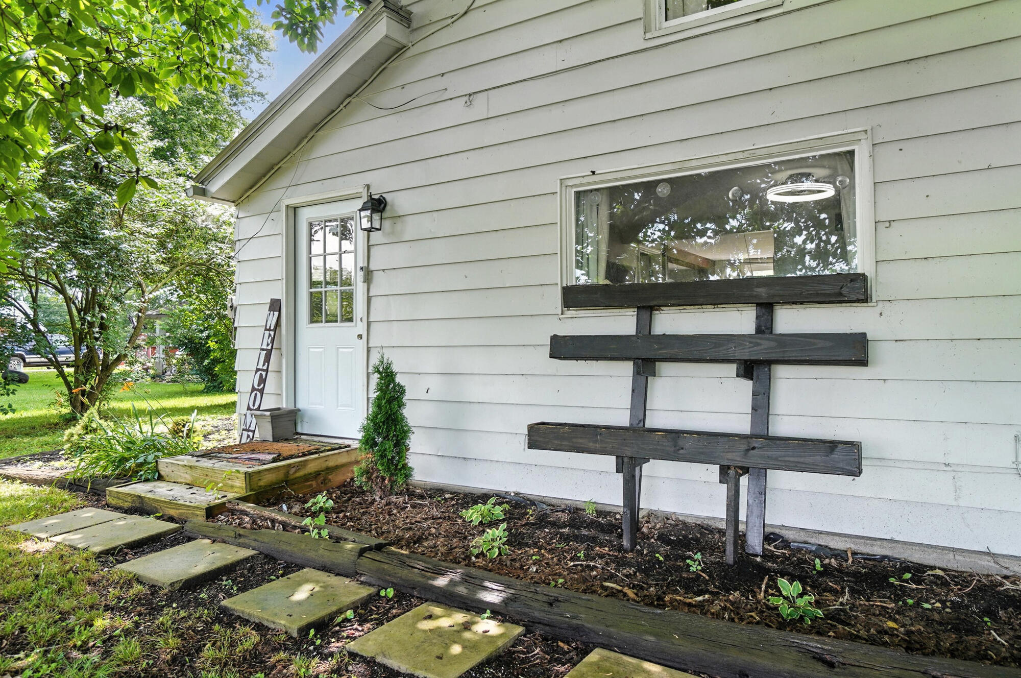 473 County Line, Springfield, Ohio 45502