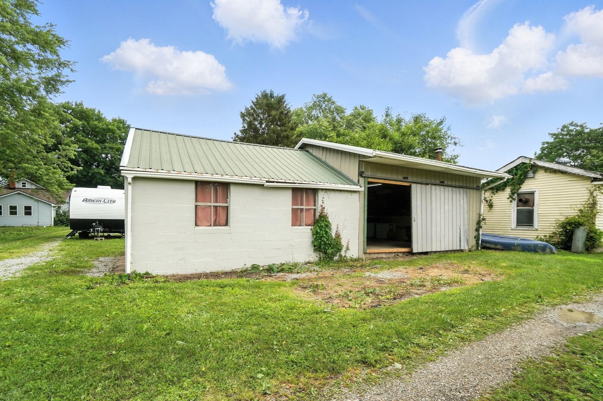 473 County Line, Springfield, Ohio 45502