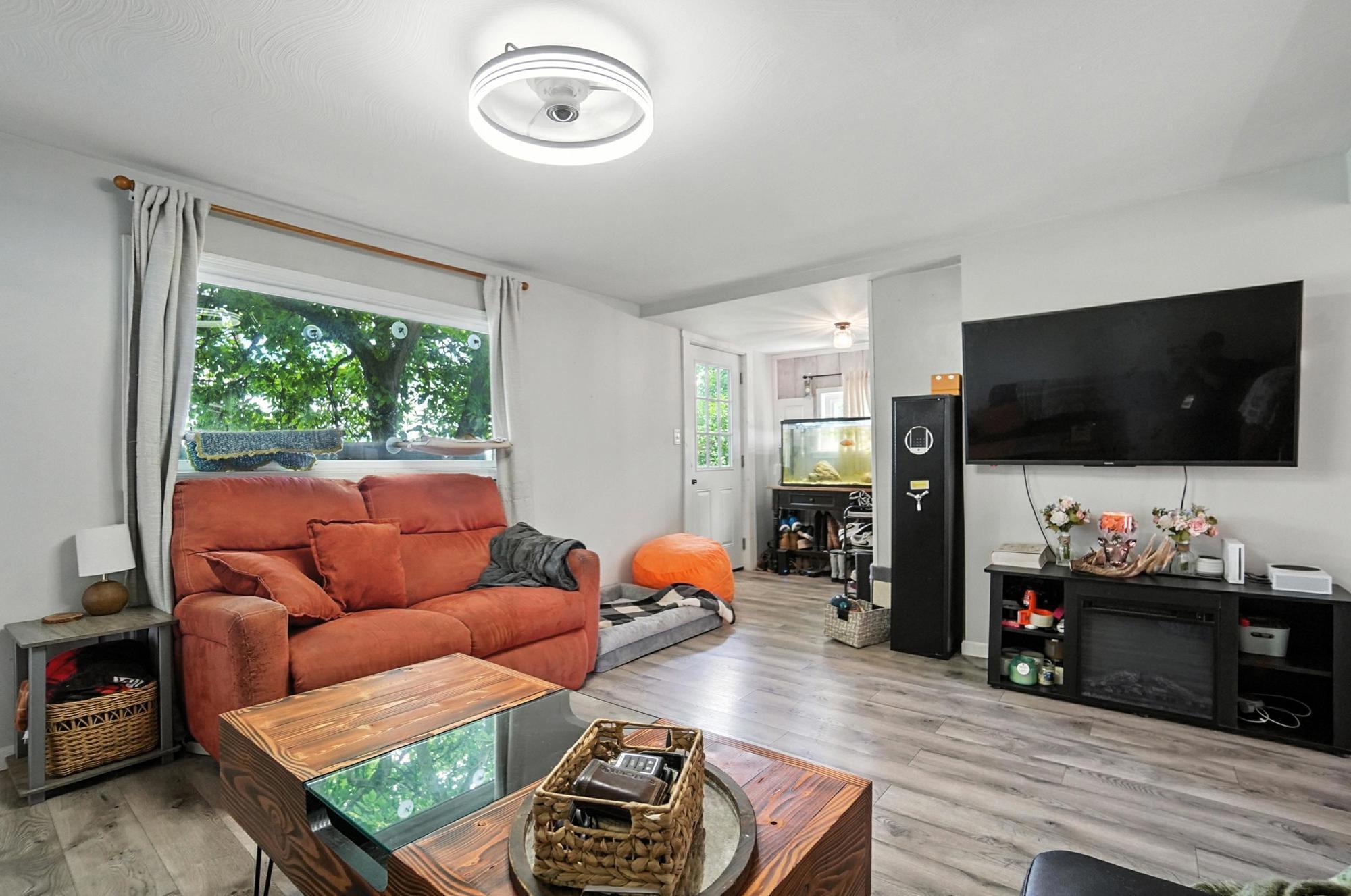 473 County Line, Springfield, Ohio 45502