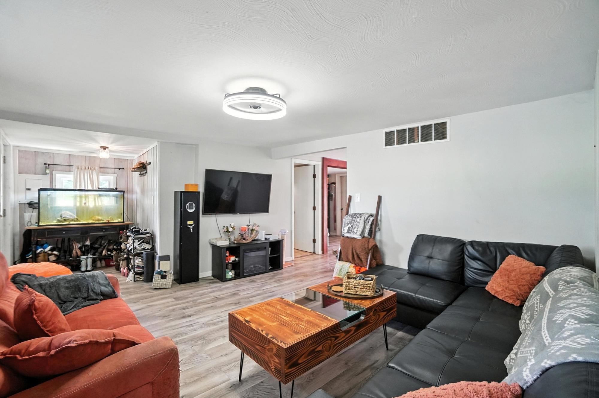 473 County Line, Springfield, Ohio 45502