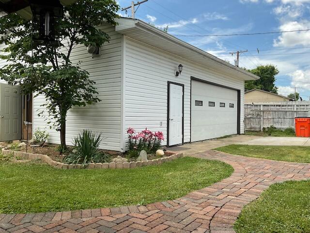 1649 Dale Ridge, New Carlisle, Ohio 45344