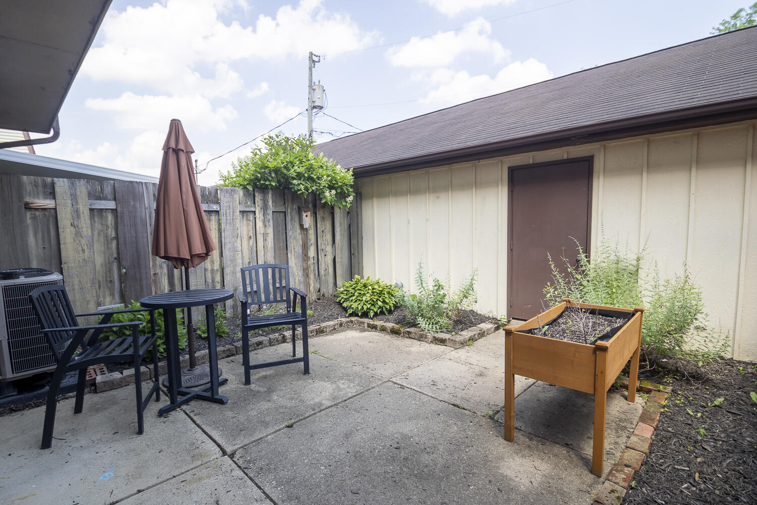 3116 El Camino, Springfield, Ohio 45503