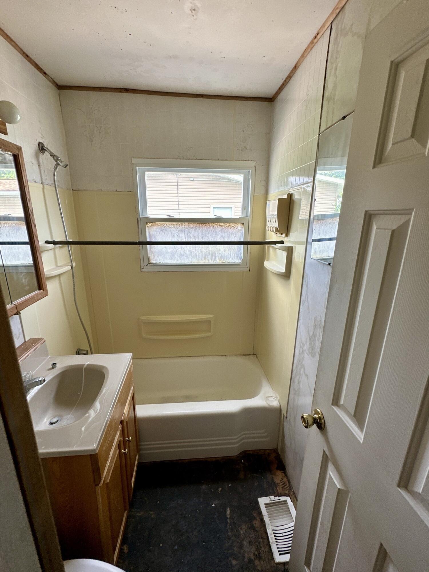 1295 June, Xenia, Ohio 45385