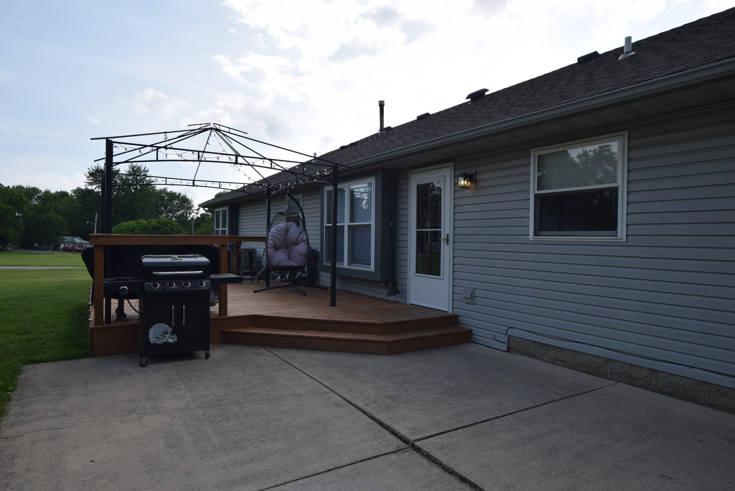216 4th, Christiansburg, Ohio 45389
