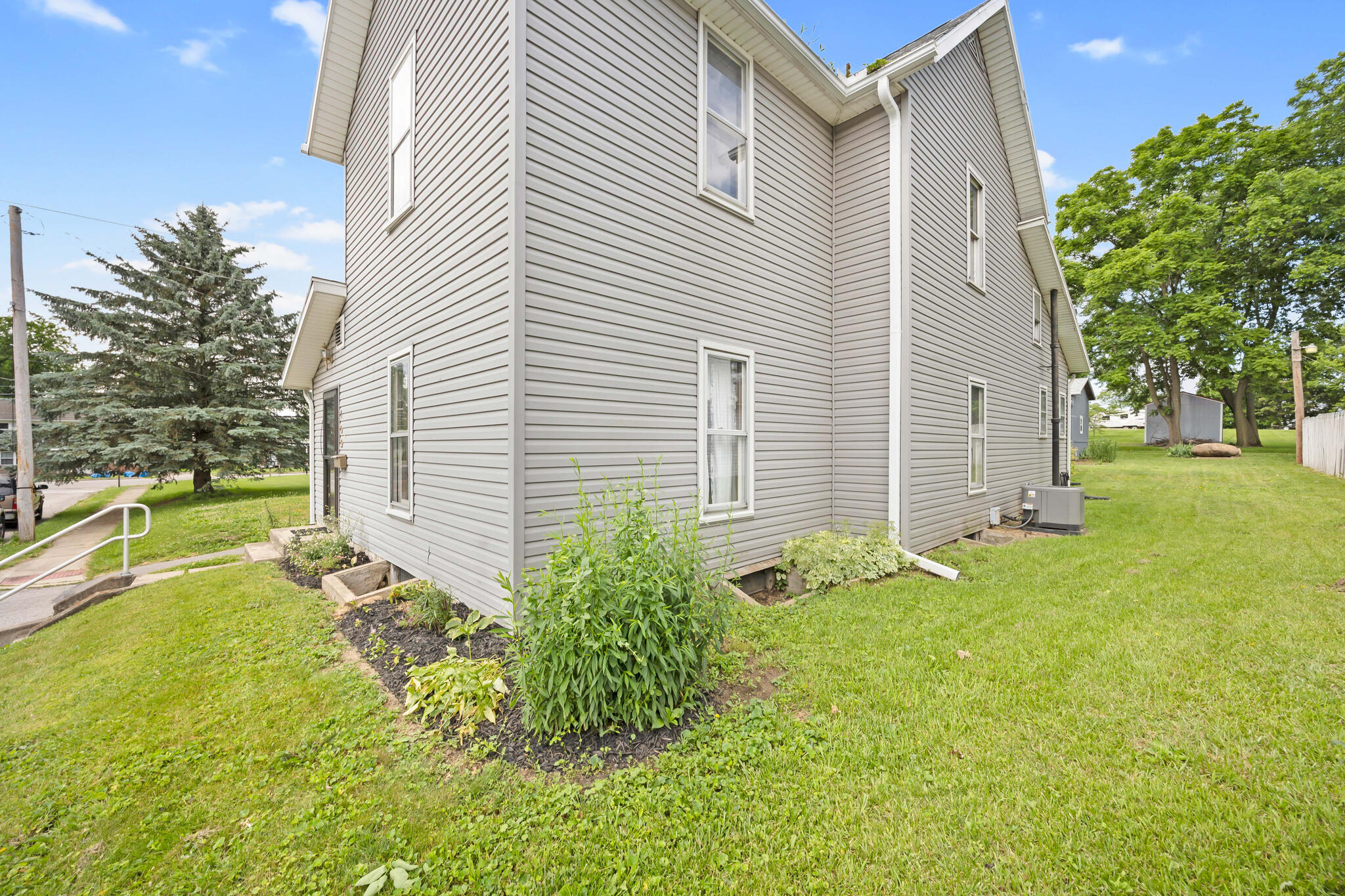 109 Springhill, Bellefontaine, Ohio 43311