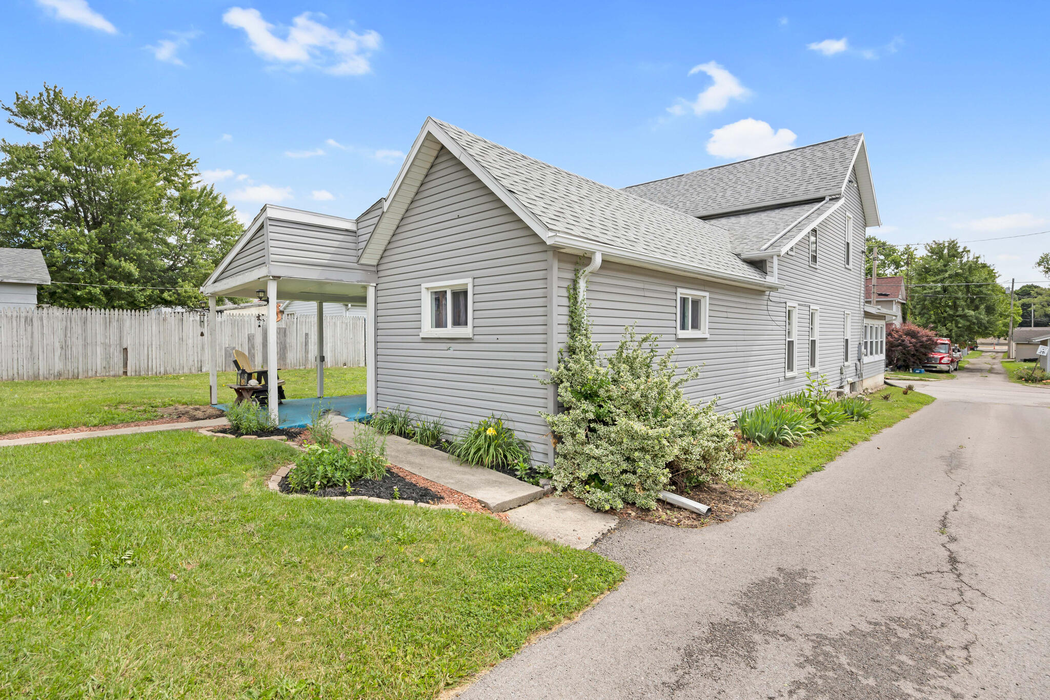 109 Springhill, Bellefontaine, Ohio 43311