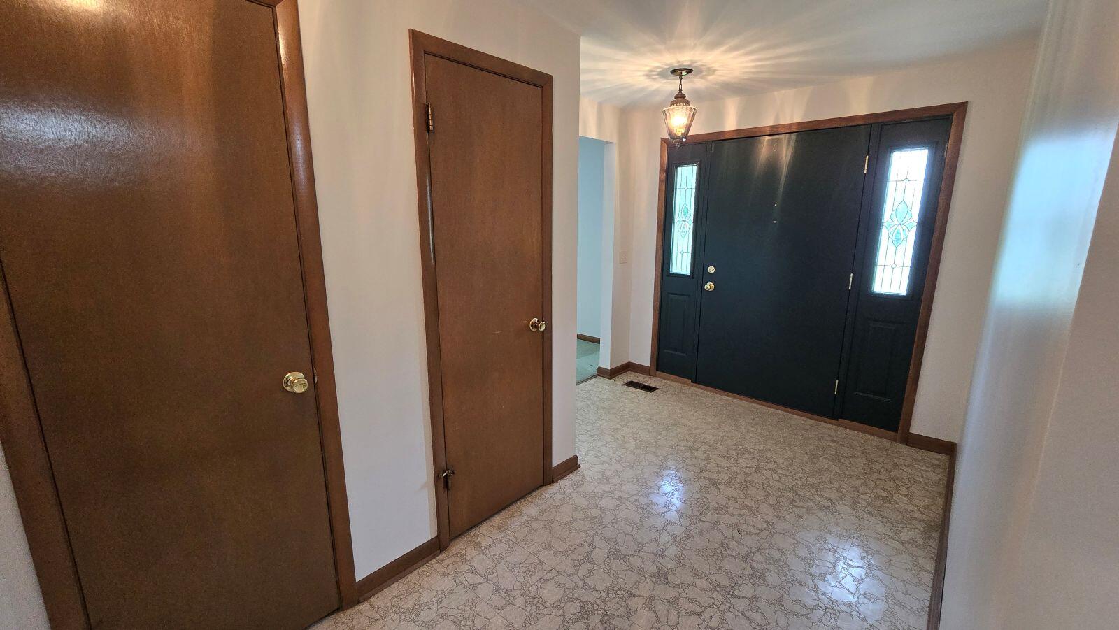 2082 Stowe, Springfield, Ohio 45505