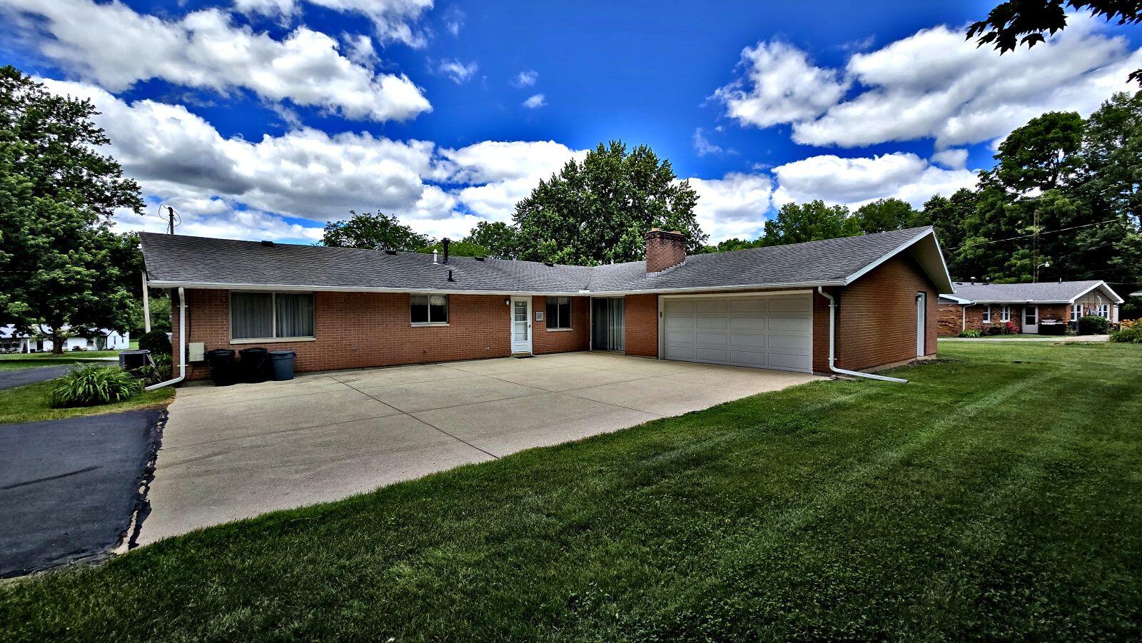 2082 Stowe, Springfield, Ohio 45505