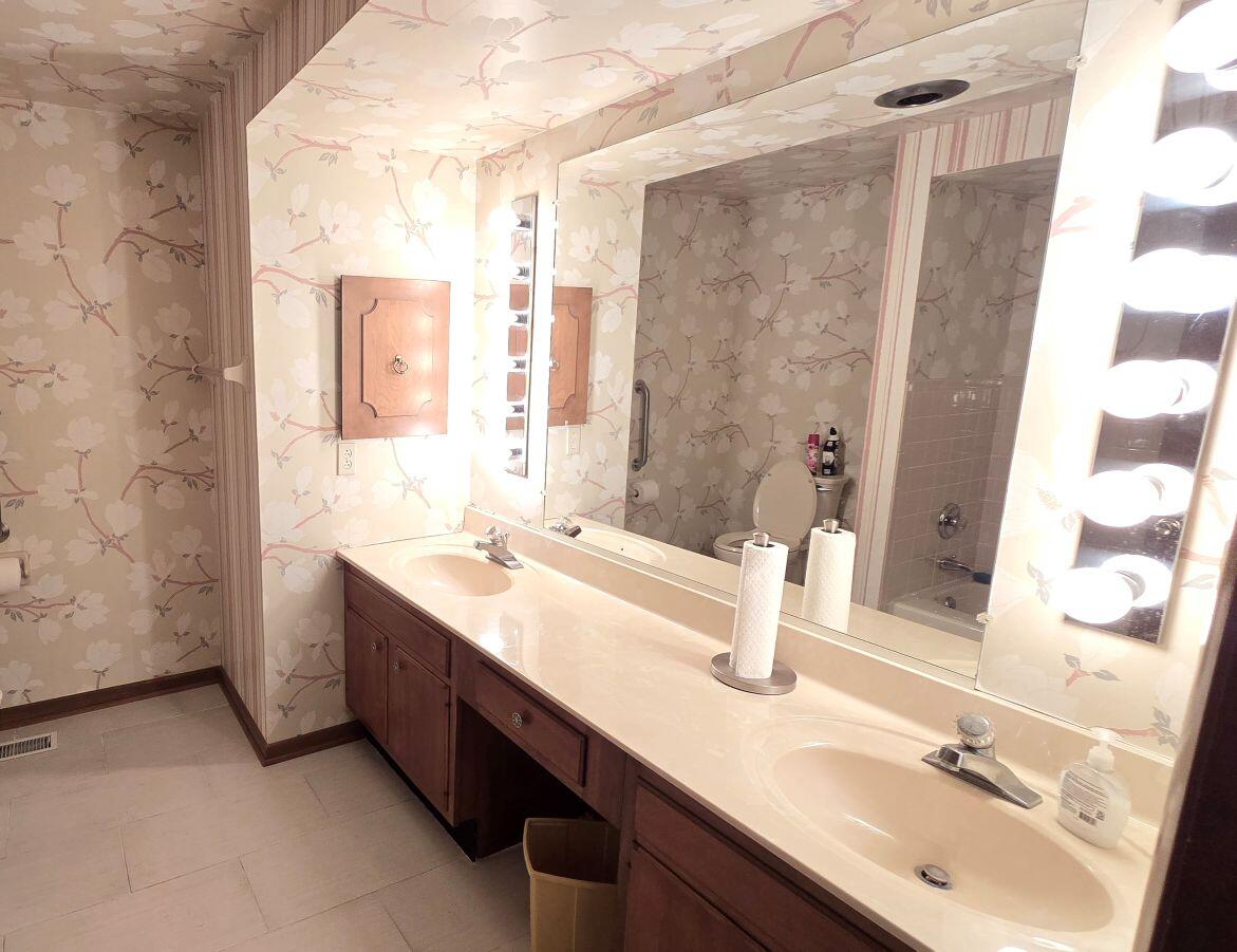 2082 Stowe, Springfield, Ohio 45505