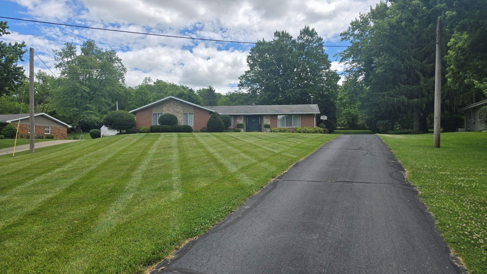 2082 Stowe, Springfield, Ohio 45505