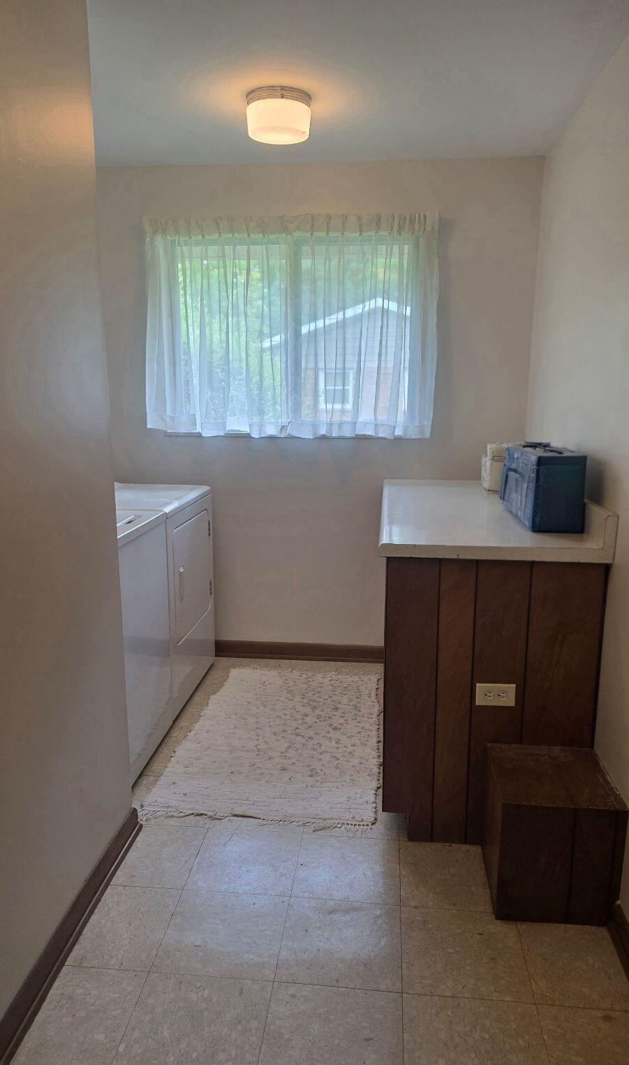 2082 Stowe, Springfield, Ohio 45505