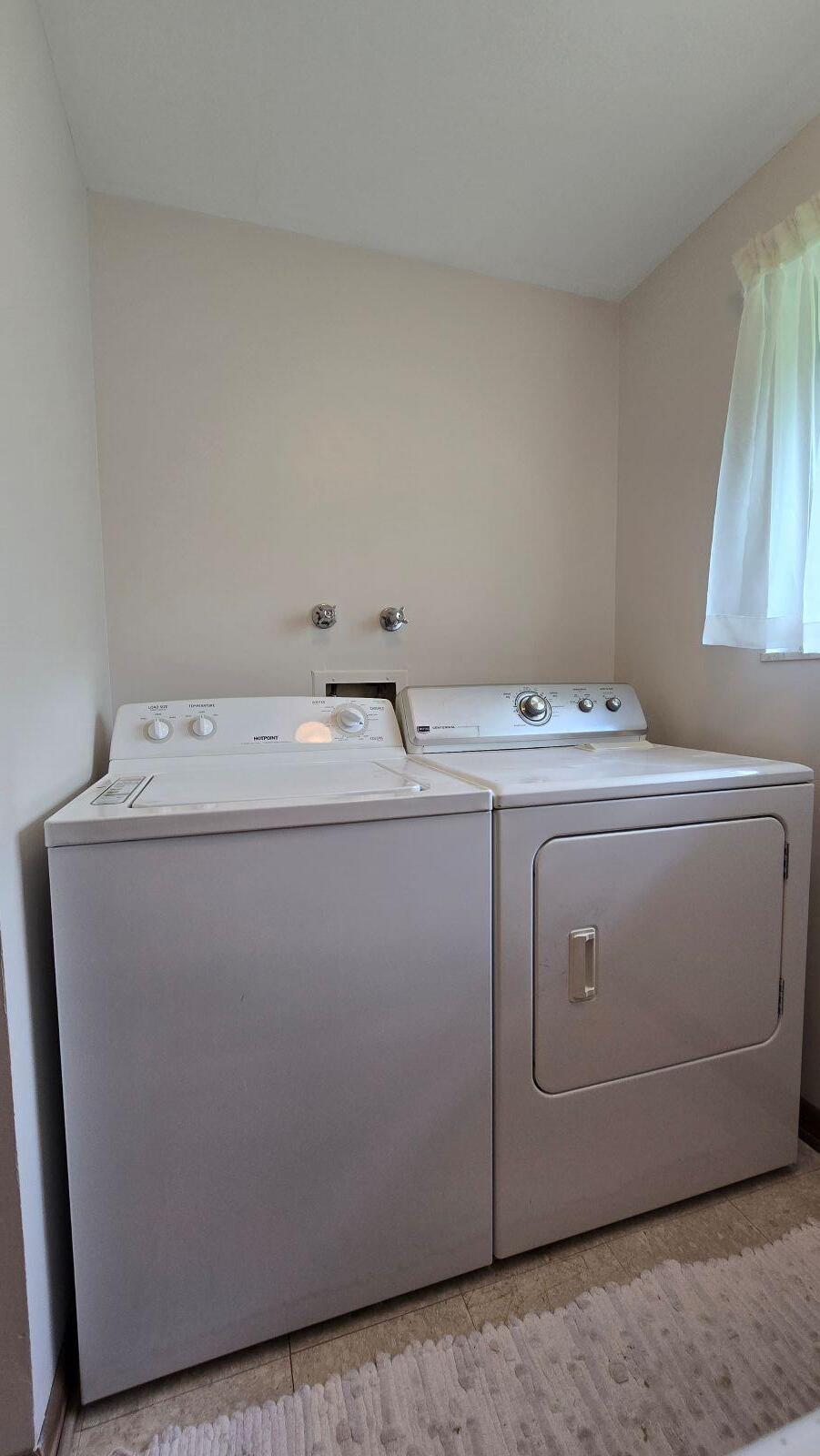 2082 Stowe, Springfield, Ohio 45505