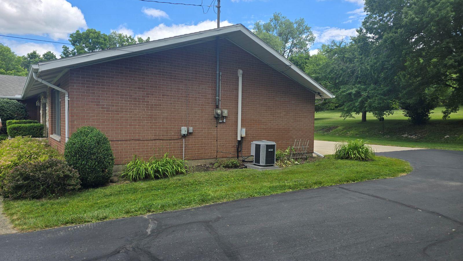 2082 Stowe, Springfield, Ohio 45505