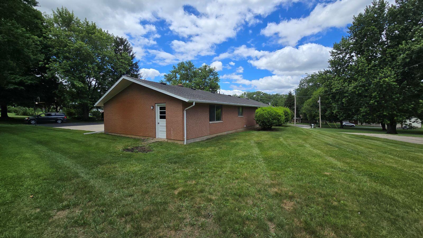 2082 Stowe, Springfield, Ohio 45505
