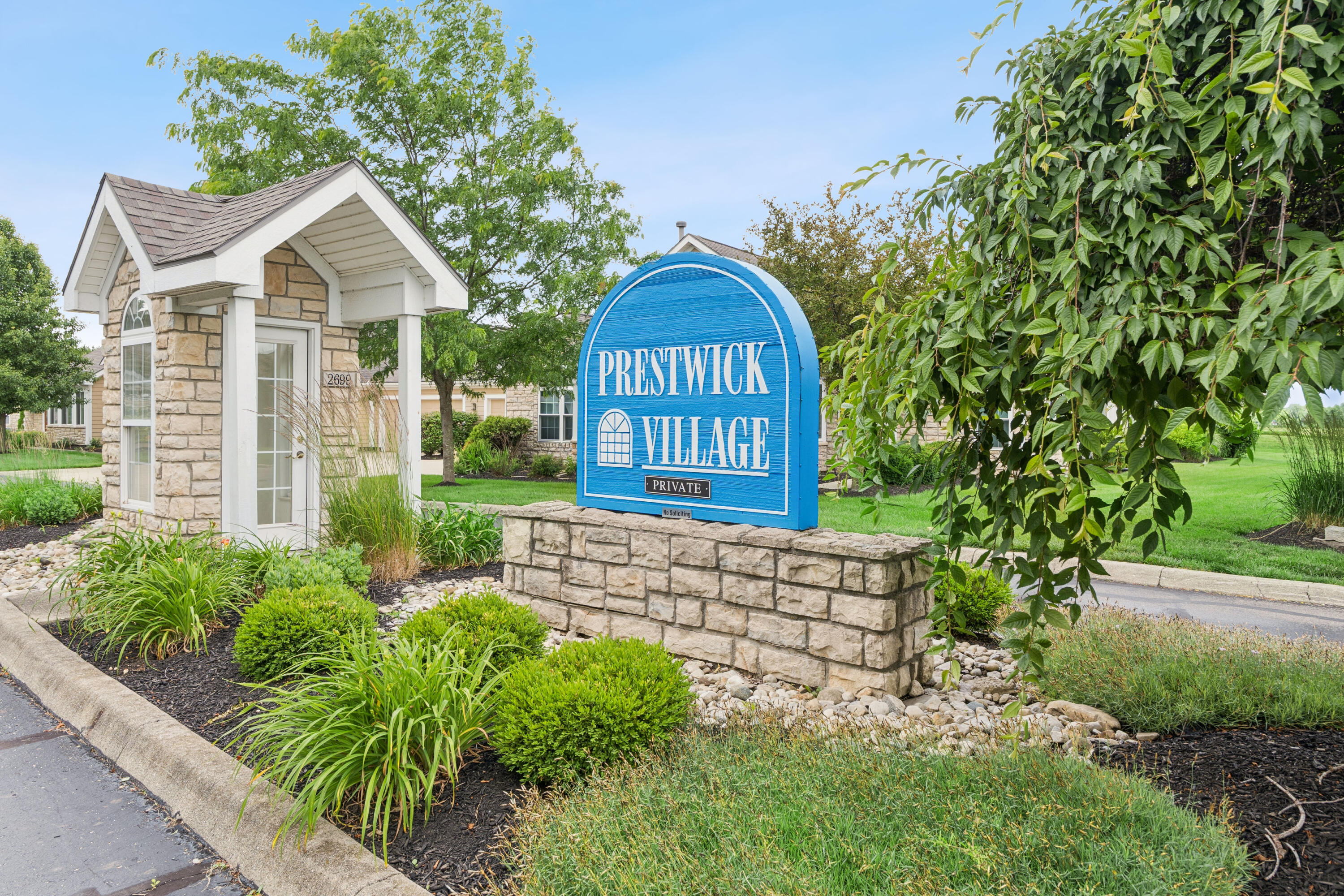 2690 Prestwick Village, Springfield, Ohio 45503