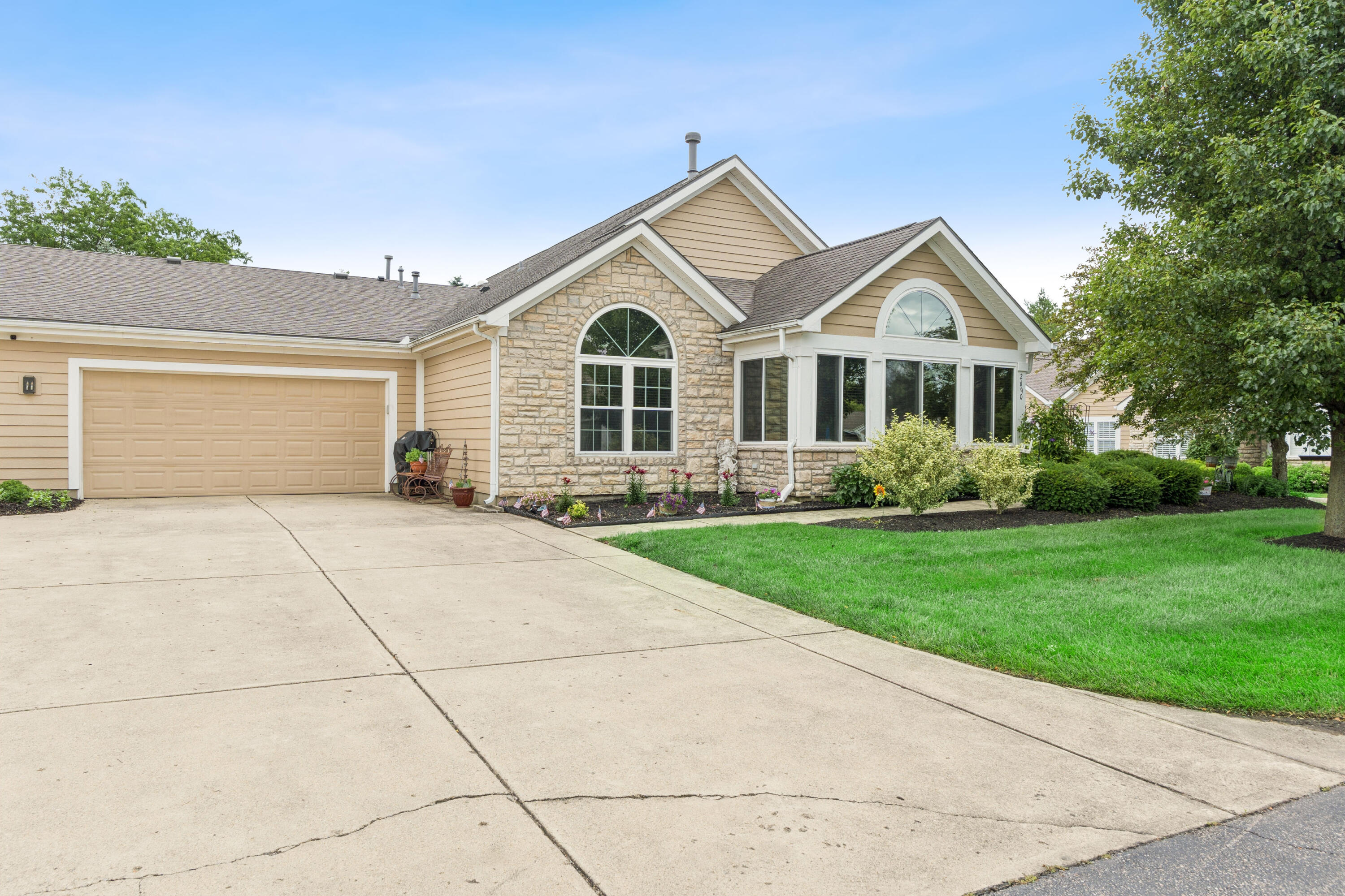 2690 Prestwick Village, Springfield, Ohio 45503