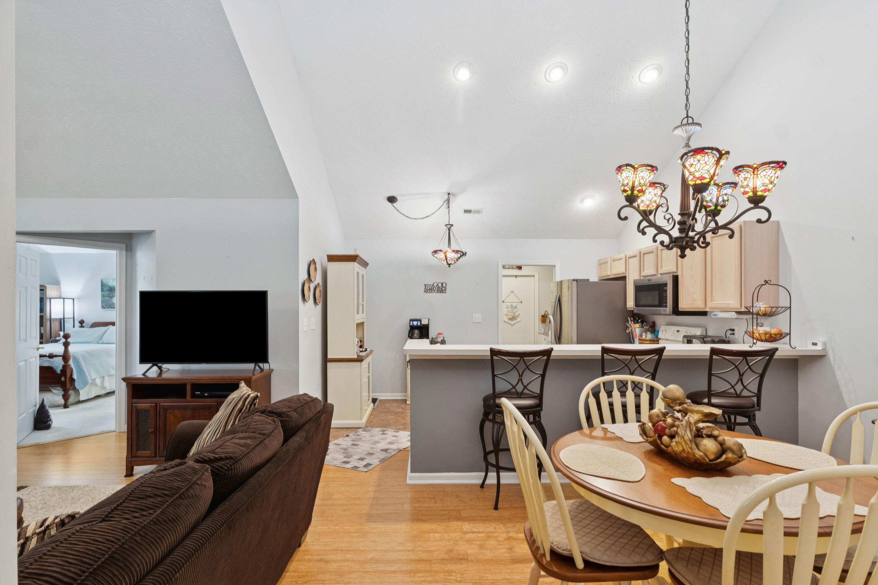 2690 Prestwick Village, Springfield, Ohio 45503