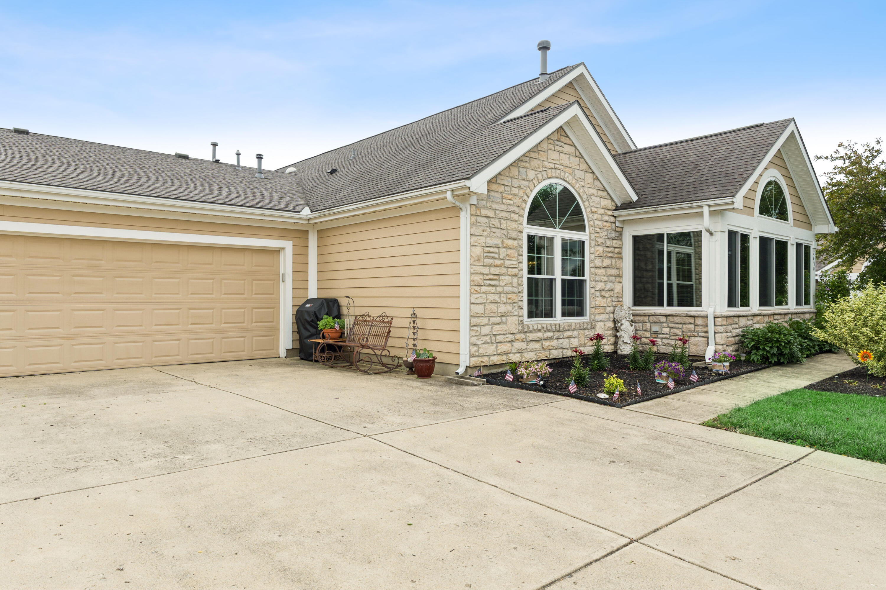 2690 Prestwick Village, Springfield, Ohio 45503