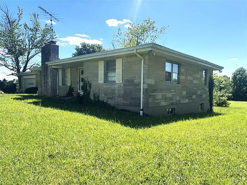 10528 State Road 227, Fountain City, Indiana 47341